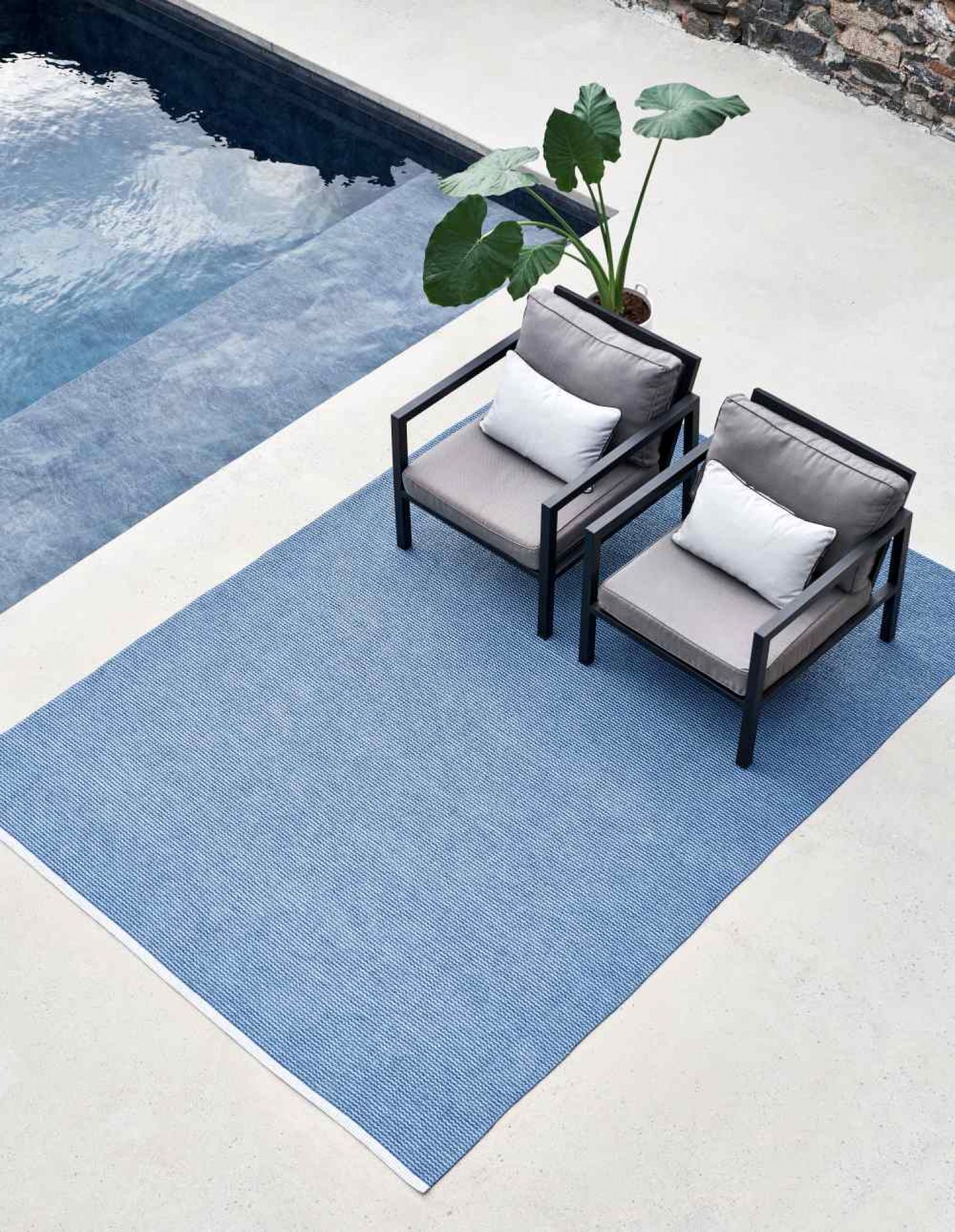 Mono Plastic Rug 230x320 cm Pappelina Ocean blue - Dove blue