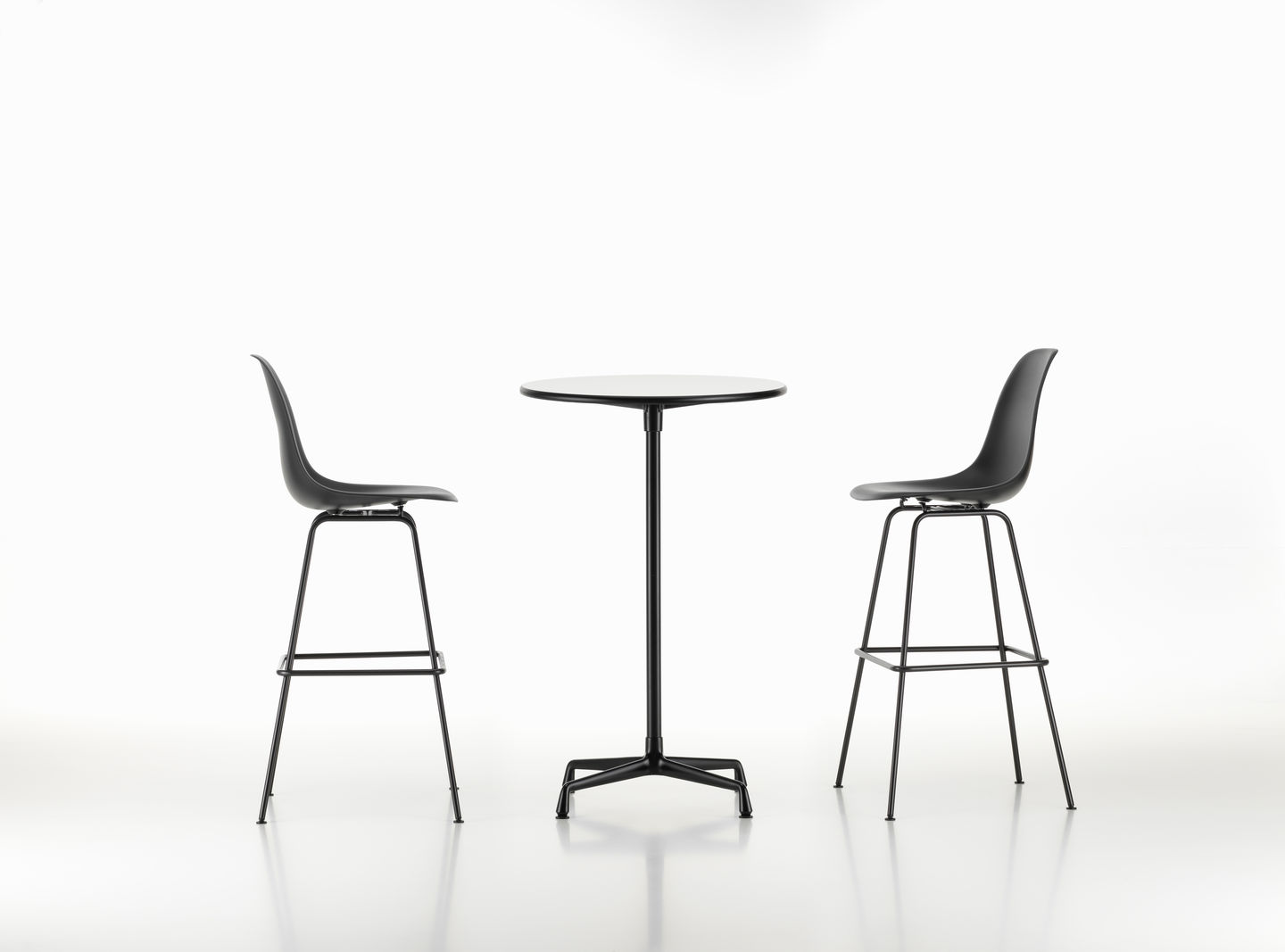 Eames Fibreglass Bar Stool High Bar Stool Vitra  