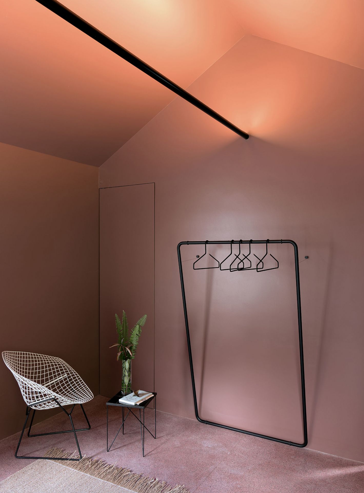 Curve wall coat rack Schönbuch