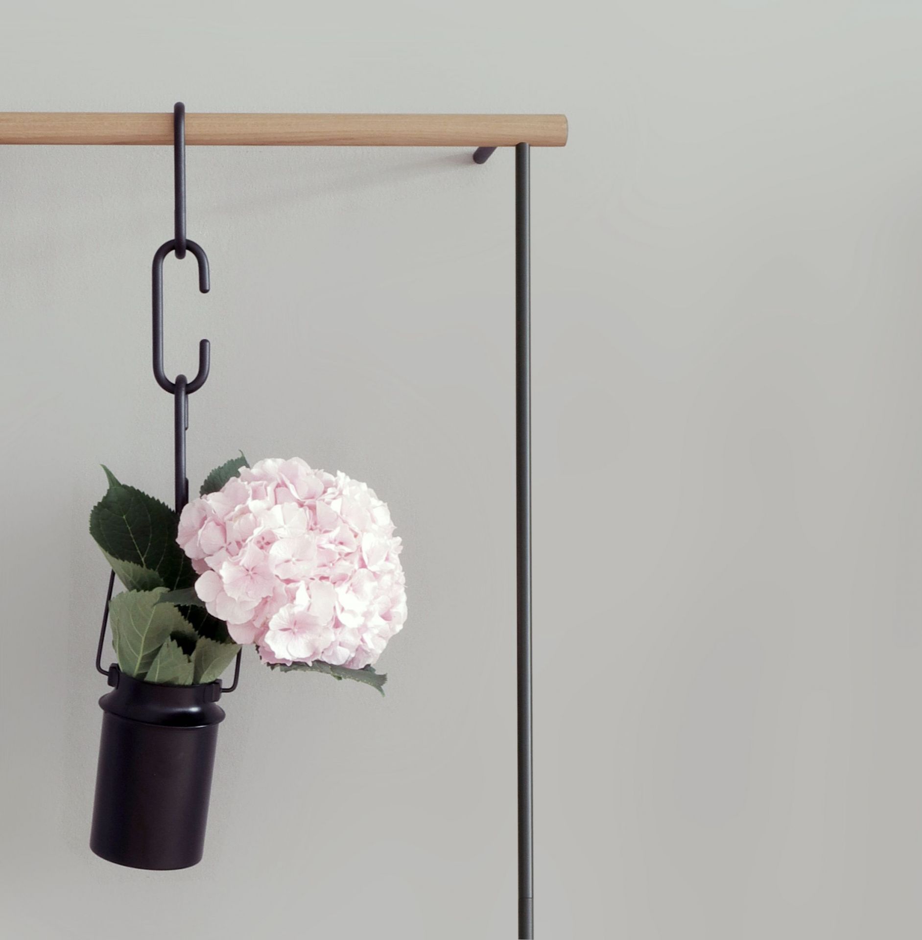Leanon II leaning coatrack black Roomsafari