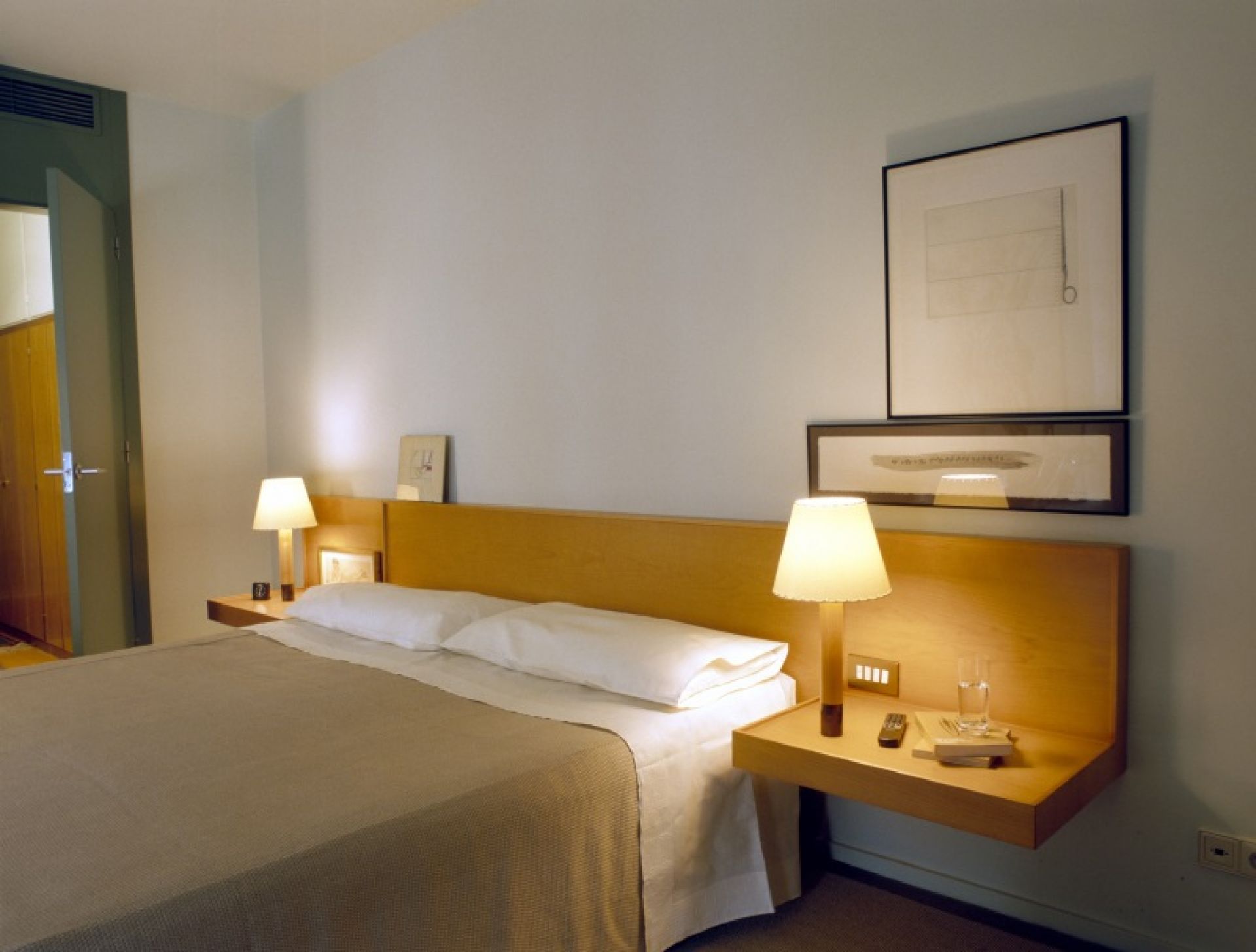 Basica Table lamp Santa & Cole