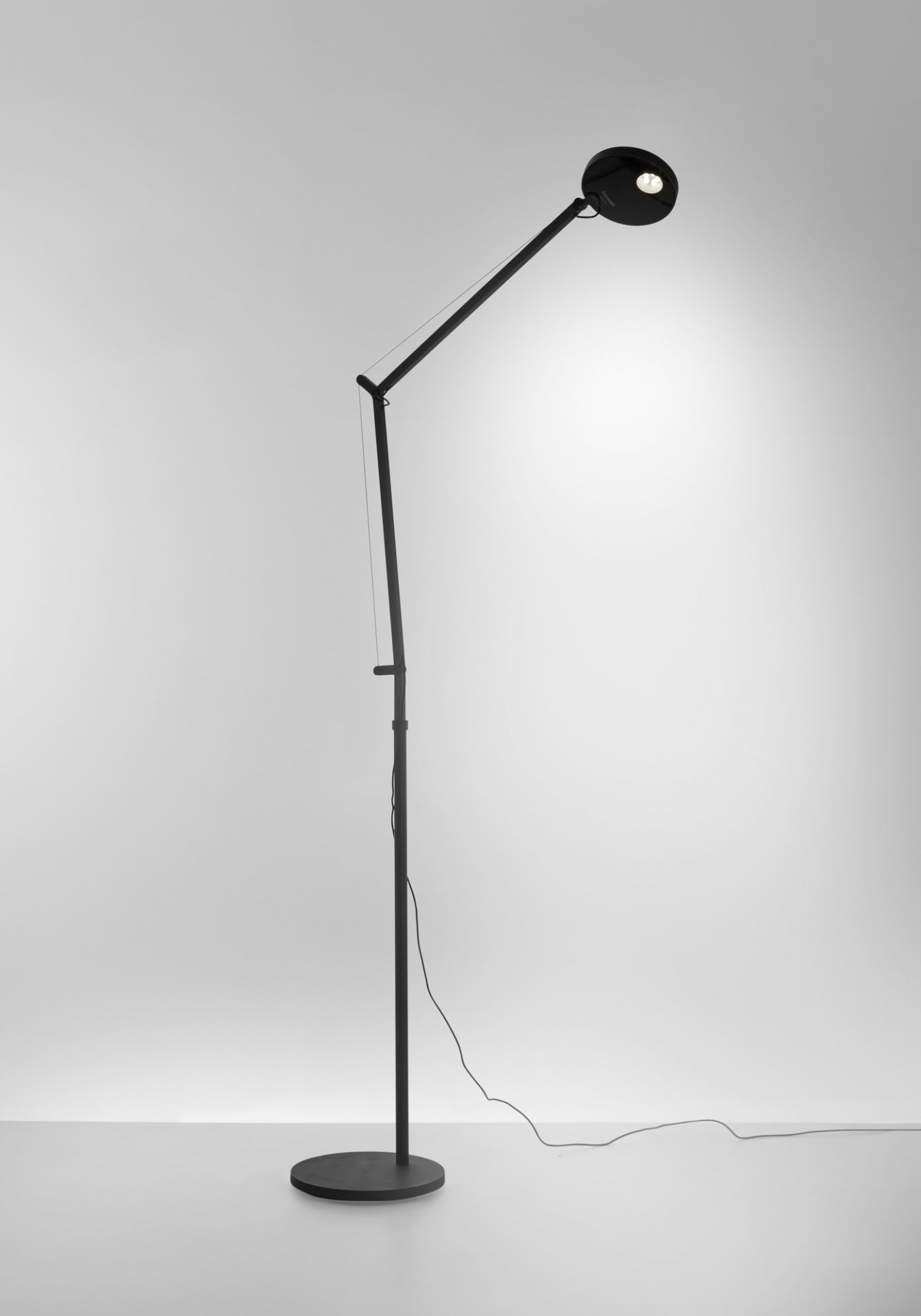 Demetra Reading Floor Floor Lamp Body Black Matt 2700K (part 2 of 2) Artemide
