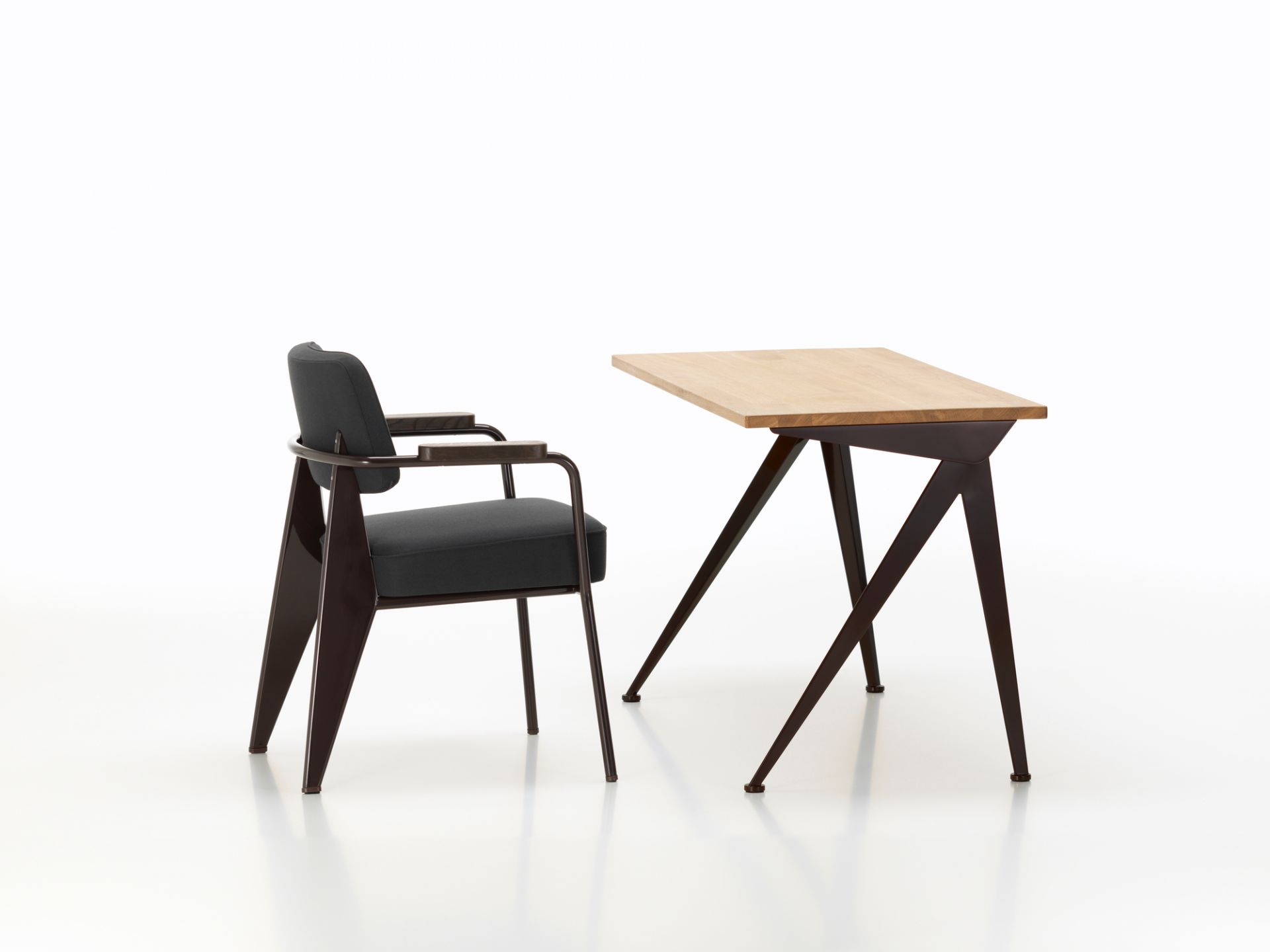 Compas Direction Desk Vitra