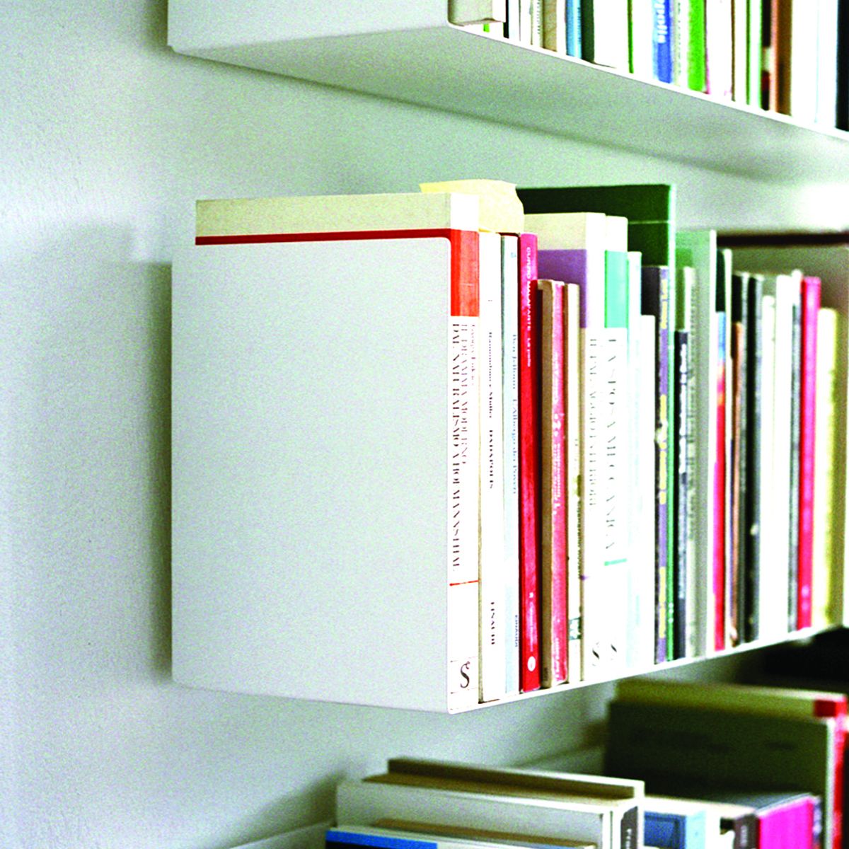 Bags book shelf A Linea1 by Müller Möbelwerkstätten