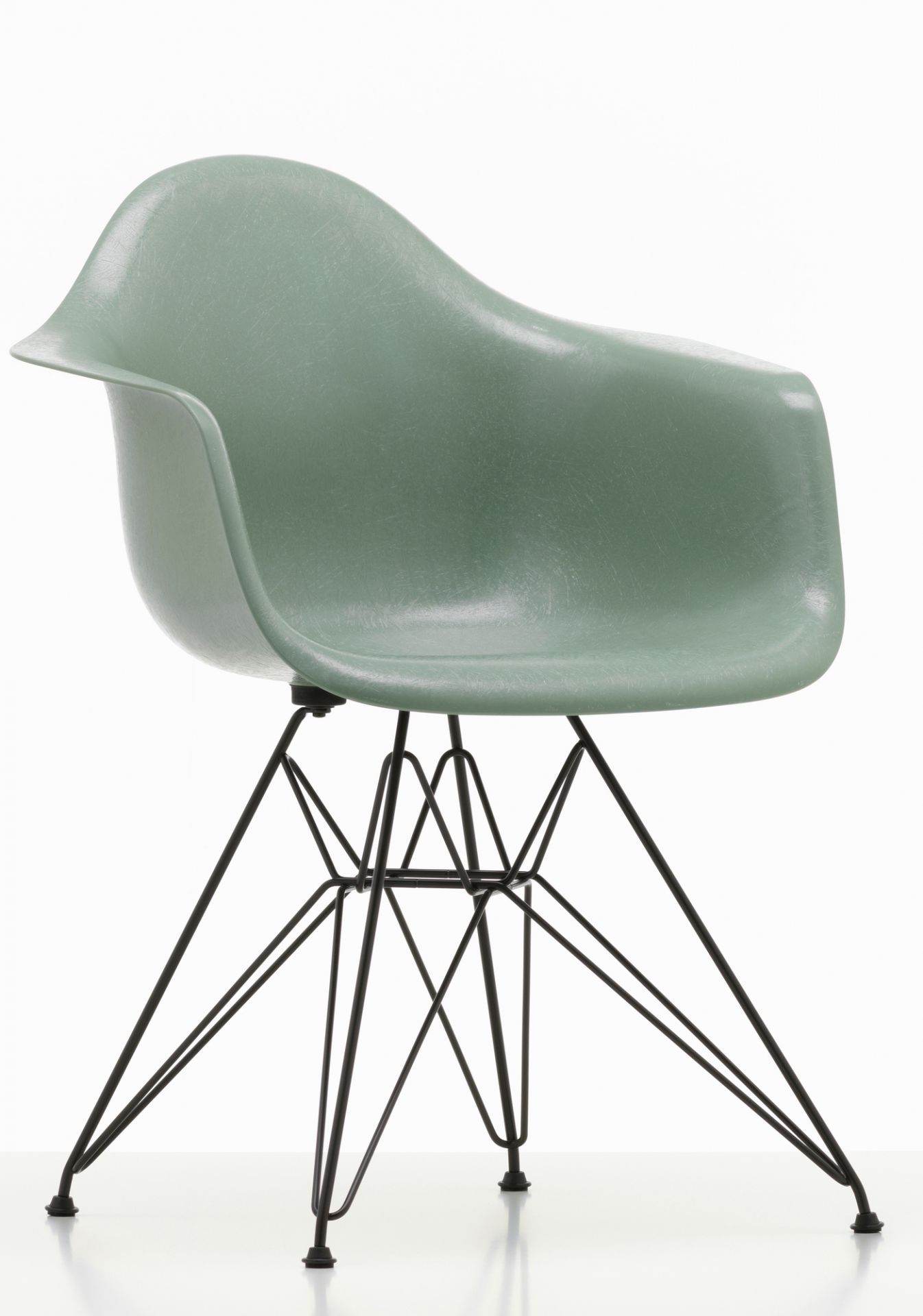Eames Fibreglass Arm Chair DAR Chair Vitra