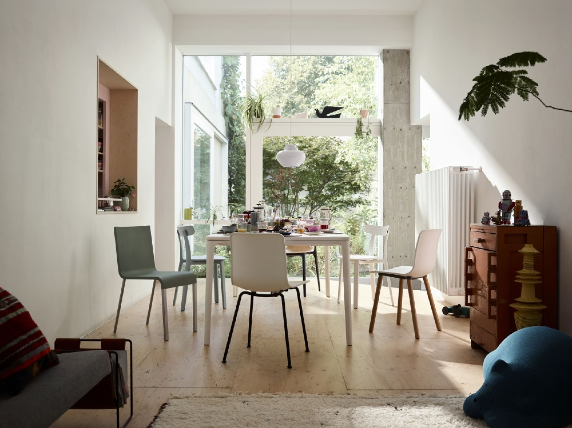 Plate Dining Table Vitra