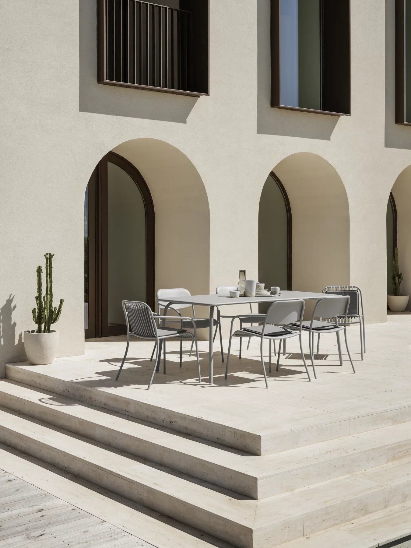Yua outdoor dining table Blomus