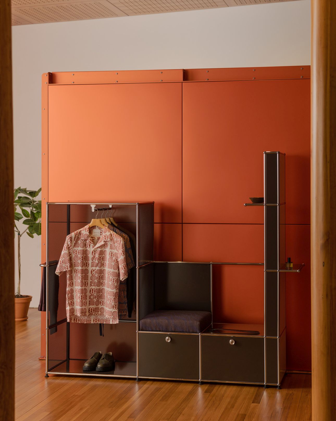 Okinka coat rack USM Haller x Armando Cabral