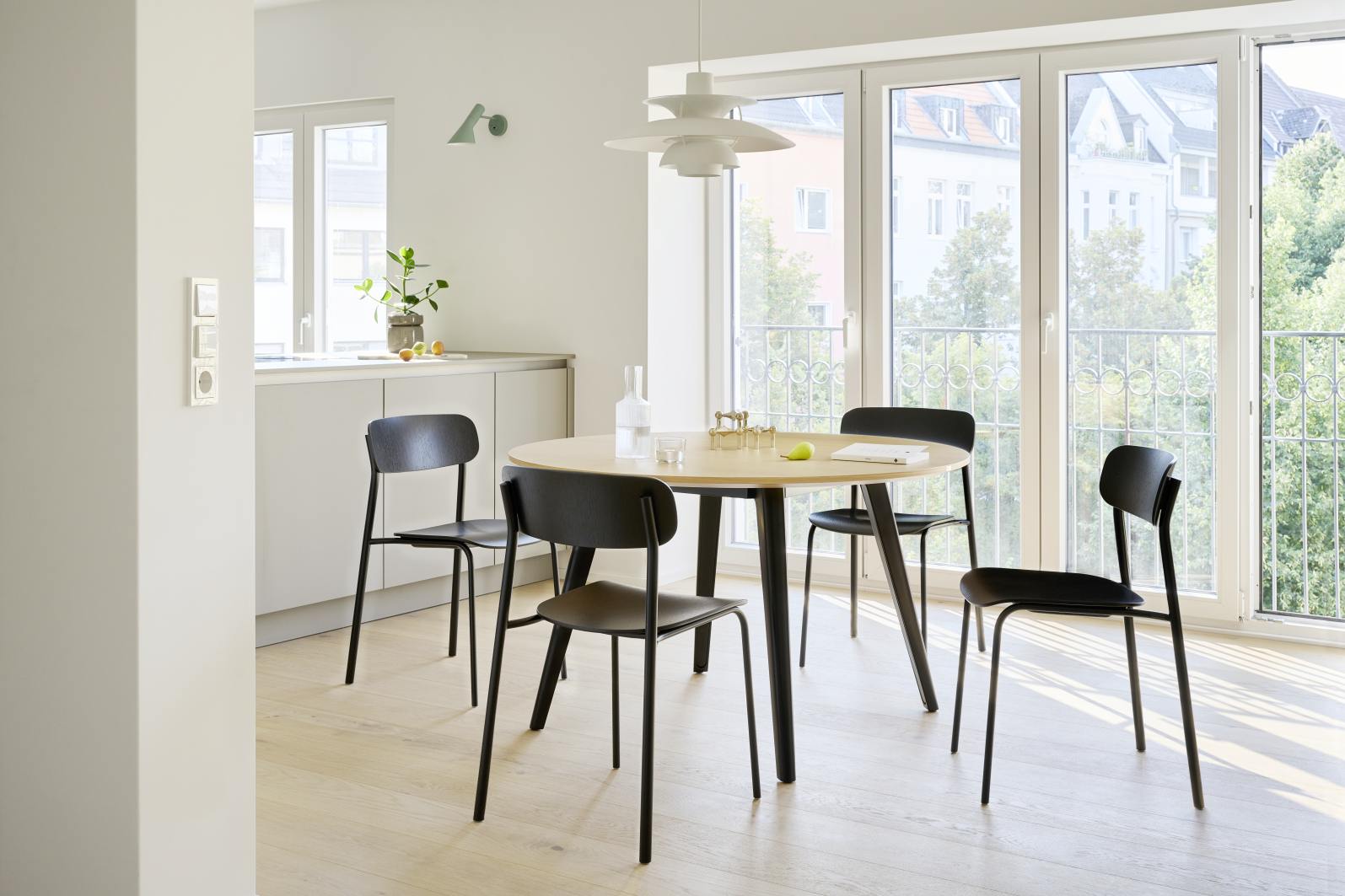 S 243 / S243 Tubular steel chair Thonet