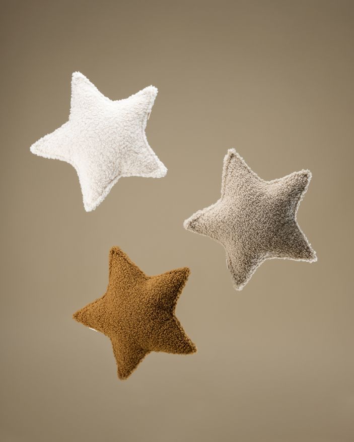 Children's star cushion Wigiwama maple