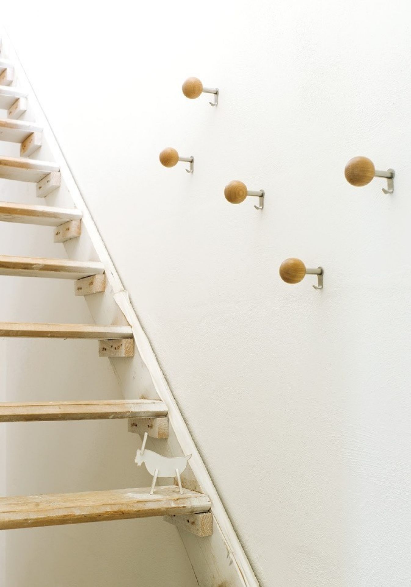 Dots wall hookS NUT TREE NATURAL OILED Schönbuch SINGLE PIECES