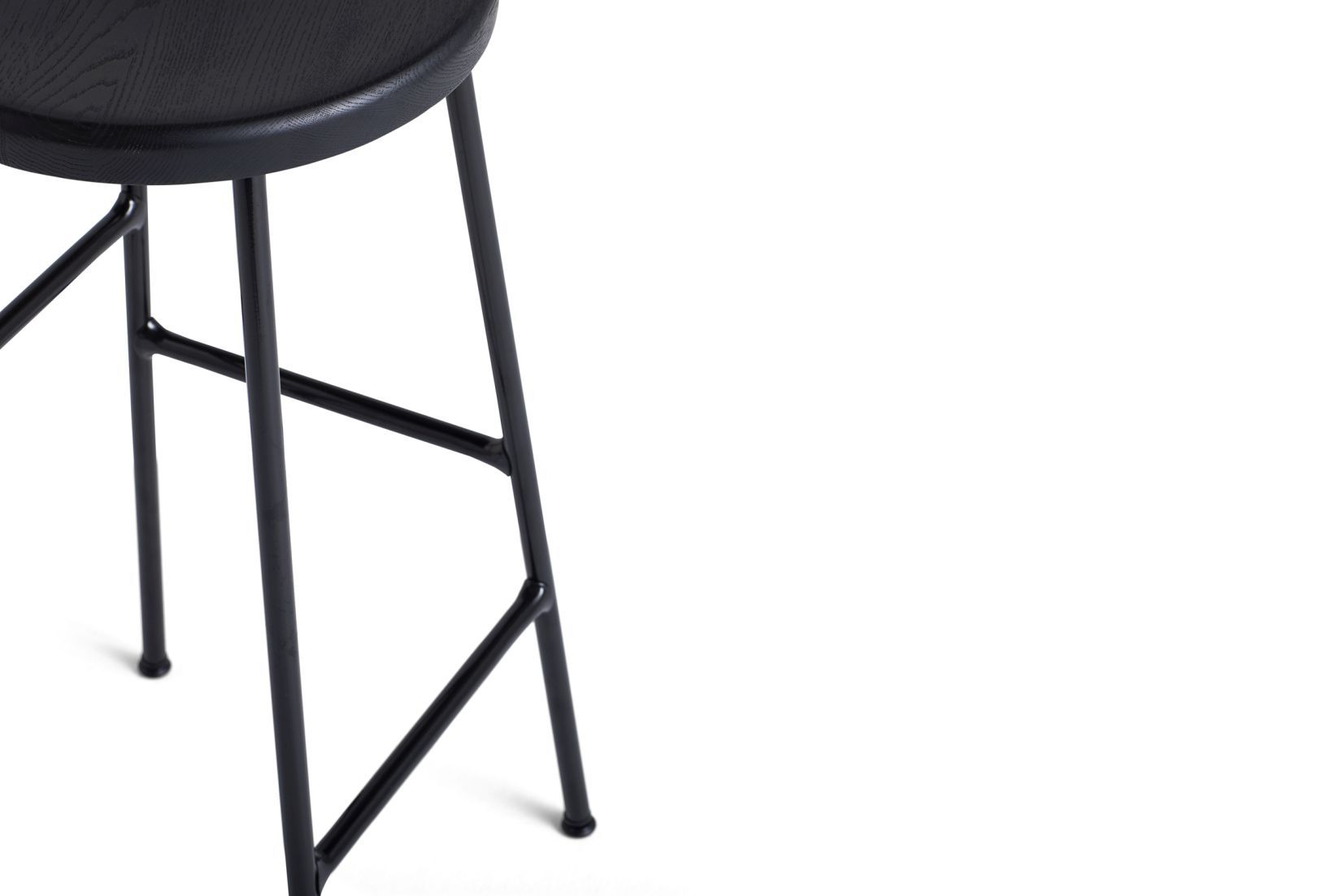 Cornet Bar Stool Low Bar Stool H 65 cm Hay  Steel Soft black powder coated / Soft black stained oak