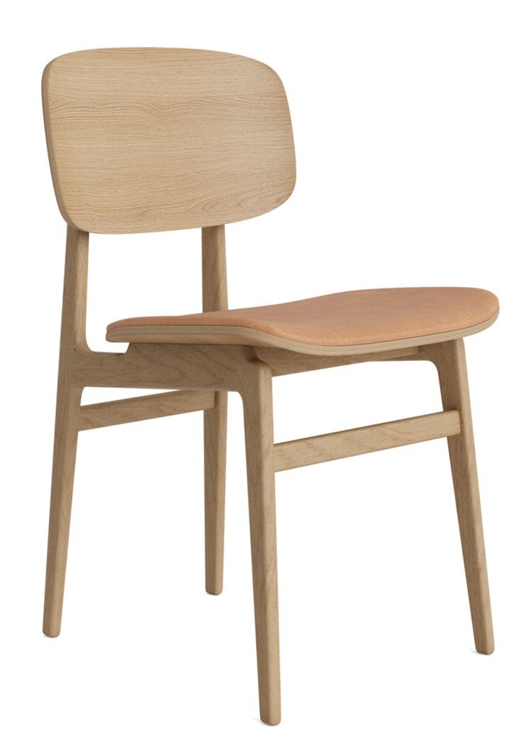 NY11 Stuhl von NORR11, Esche hell, Sitzfläche gepolstert, moderner Holzstuhl für Esszimmer.