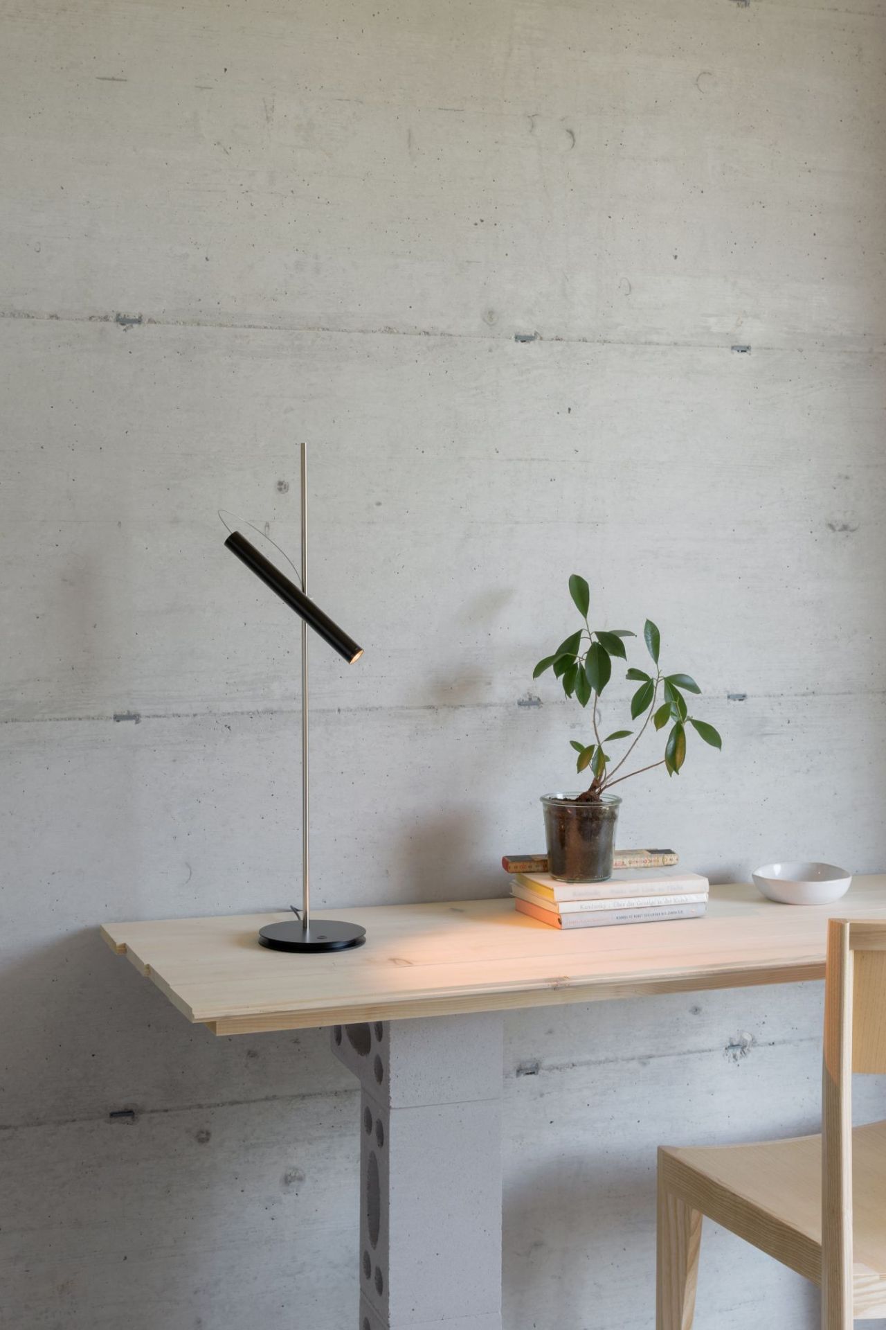 LINIjA T Table Lamp Baltensweiler