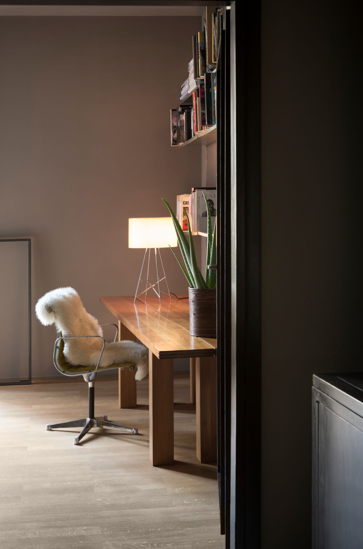 Ray T LED Table Lamp Flos