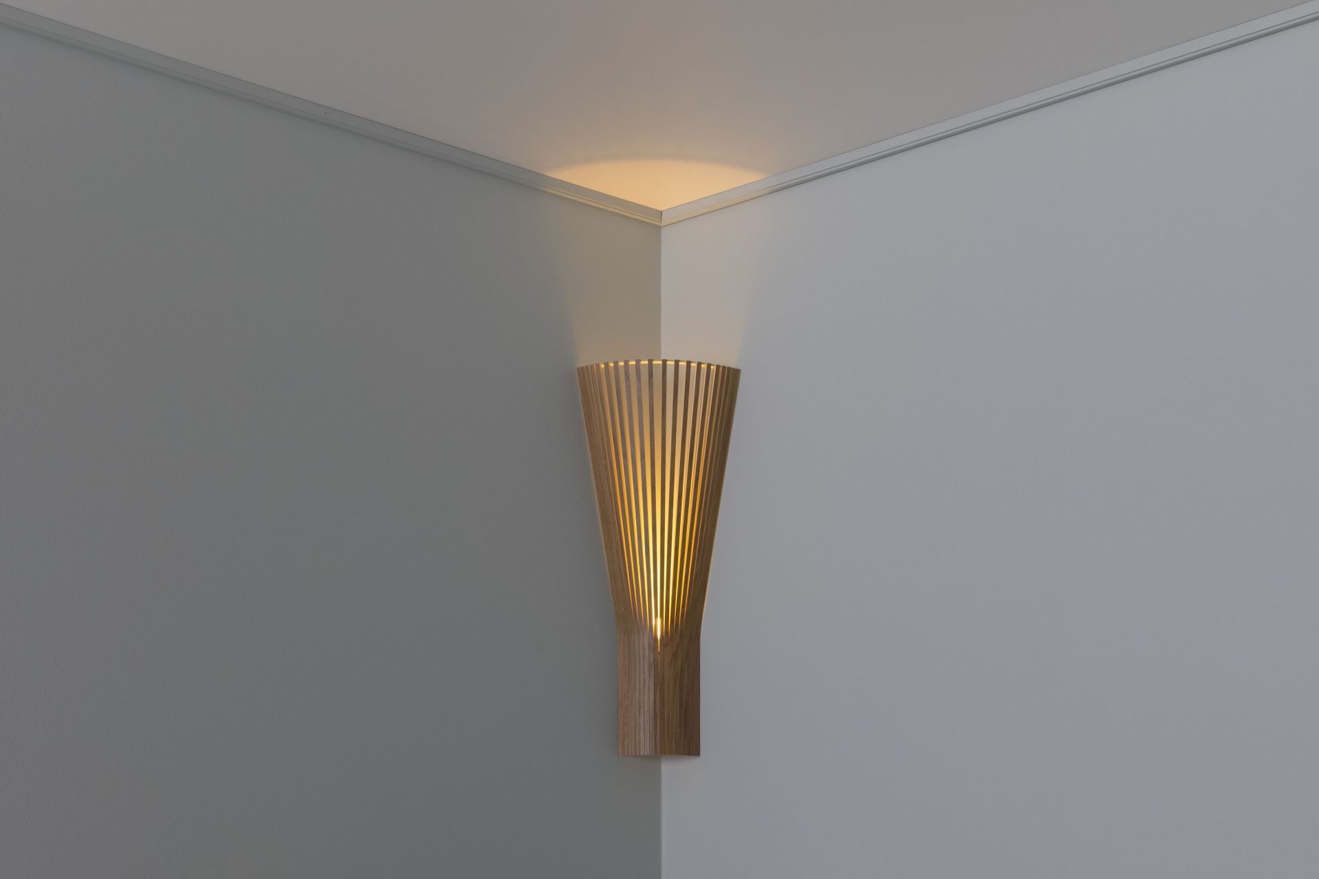 Secto 4236 corner lamp Secto Design