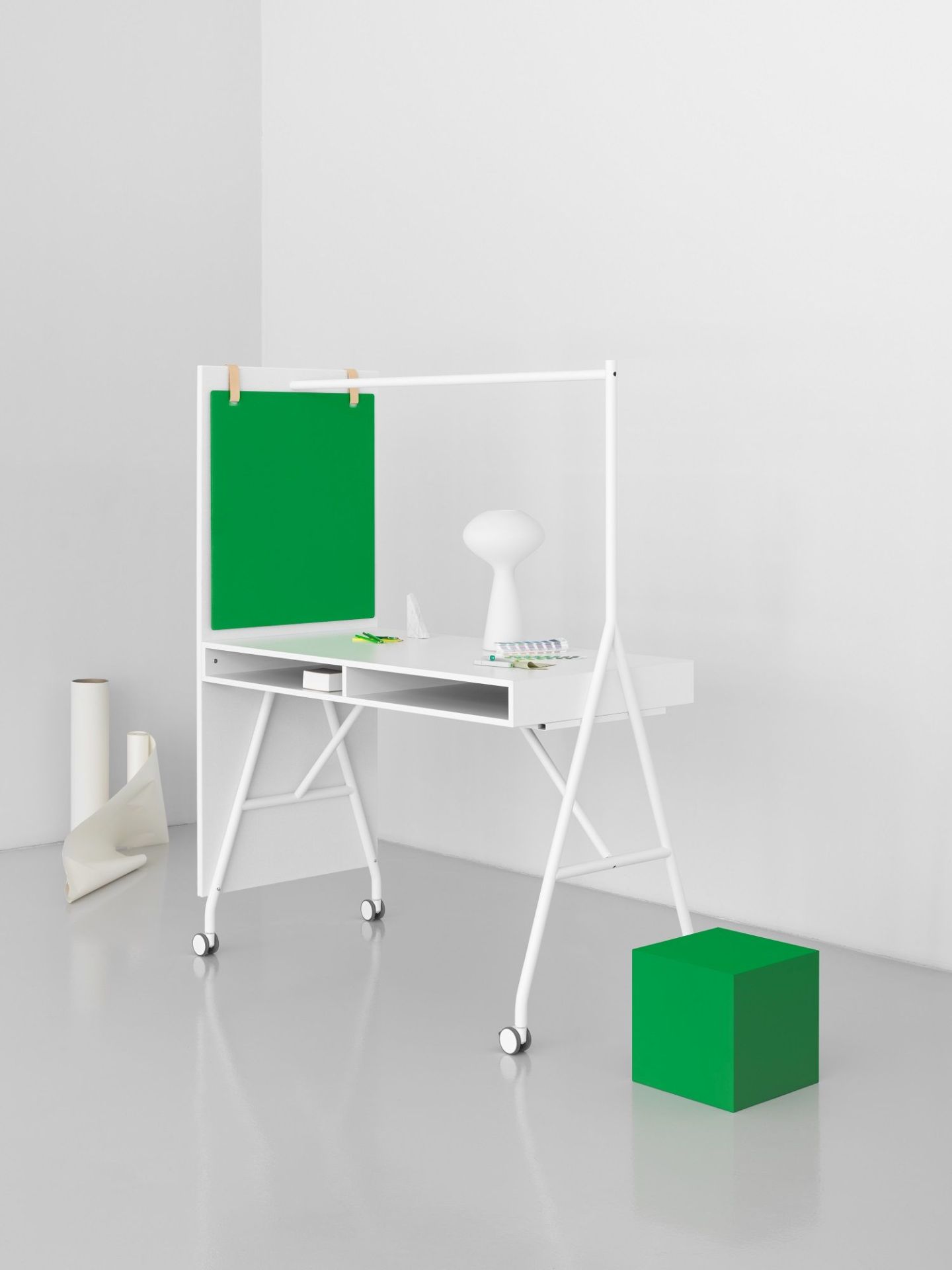 Hangout High Desk high table Mizetto QUICK SHIP