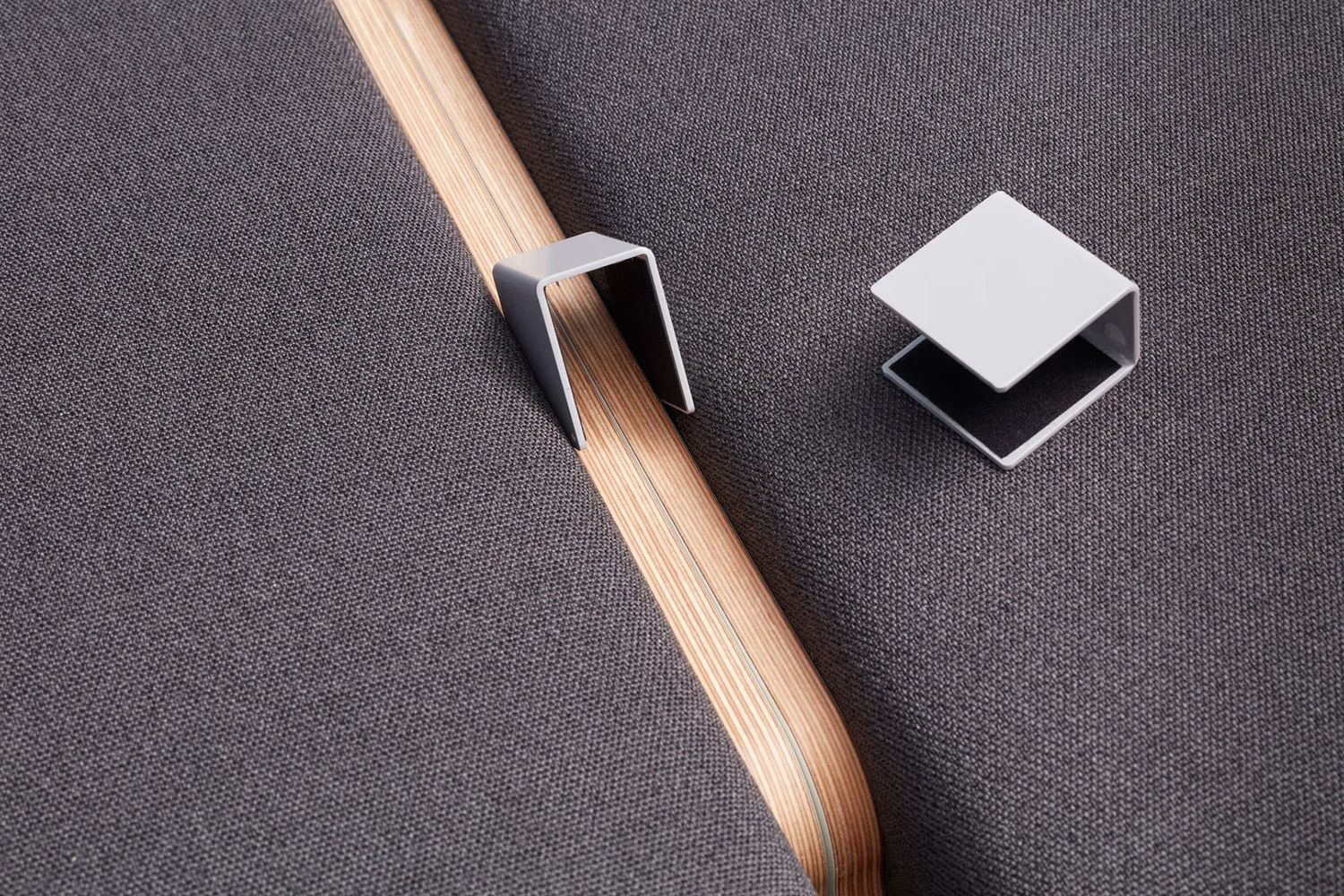 Pair of clamps for stackable bed Müller Möbelwerkstätten