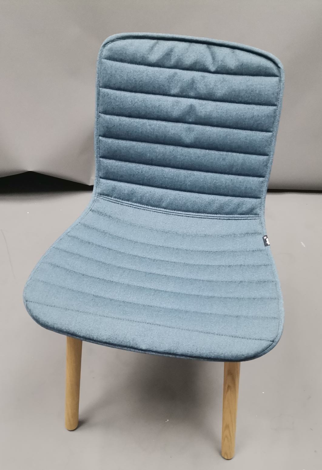 Hal Wood Fully upholstered OAK NATURE / SEAT COVER PLANO NERO/ICE BLUE Vitra EXHIBITION PIECE