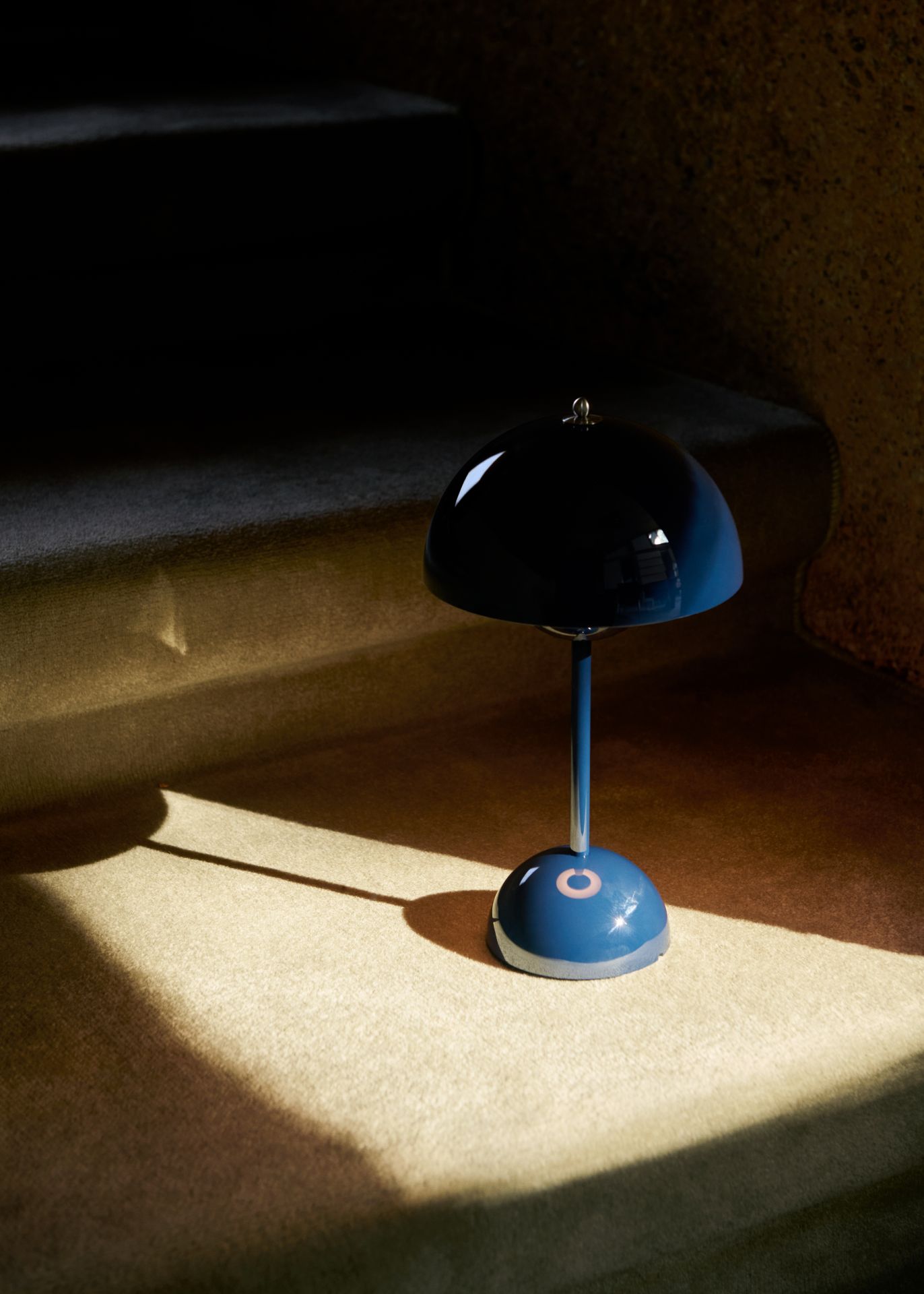 Flowerpot VP9 Portable Battery lamp / Table lamp with USB AndTradition