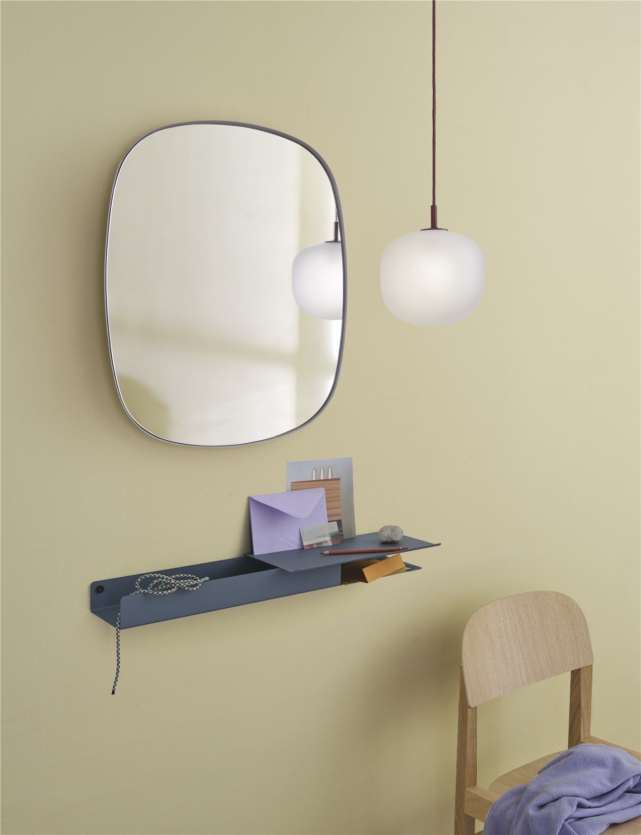 Framed Mirror small Muuto