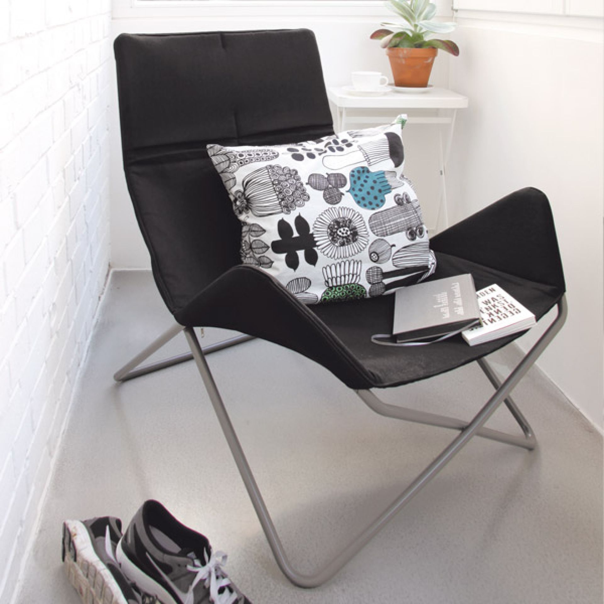 In-Out armchair Richard Lampert