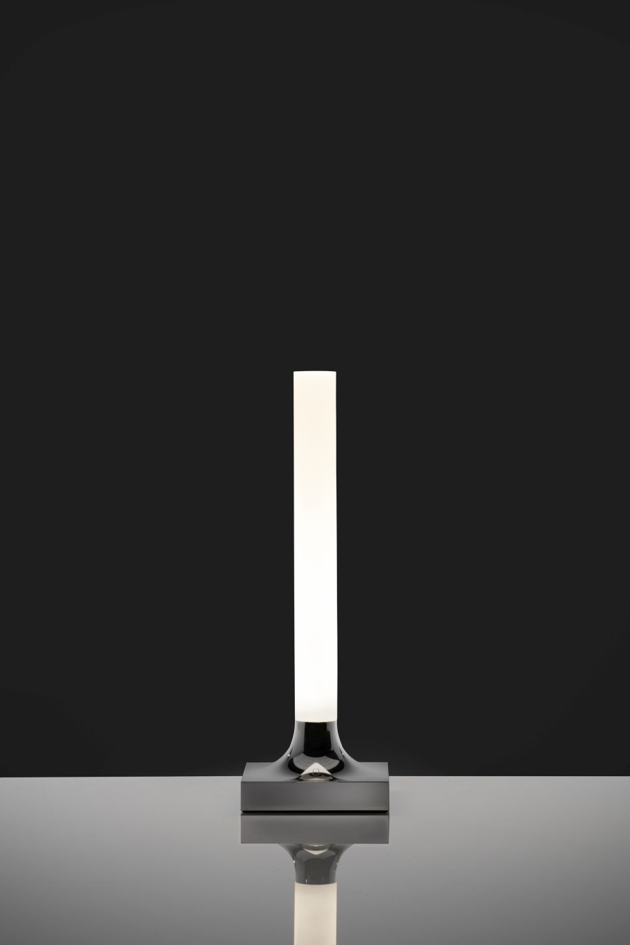 Goodnight Battery Lamp Kartell Titanium matt