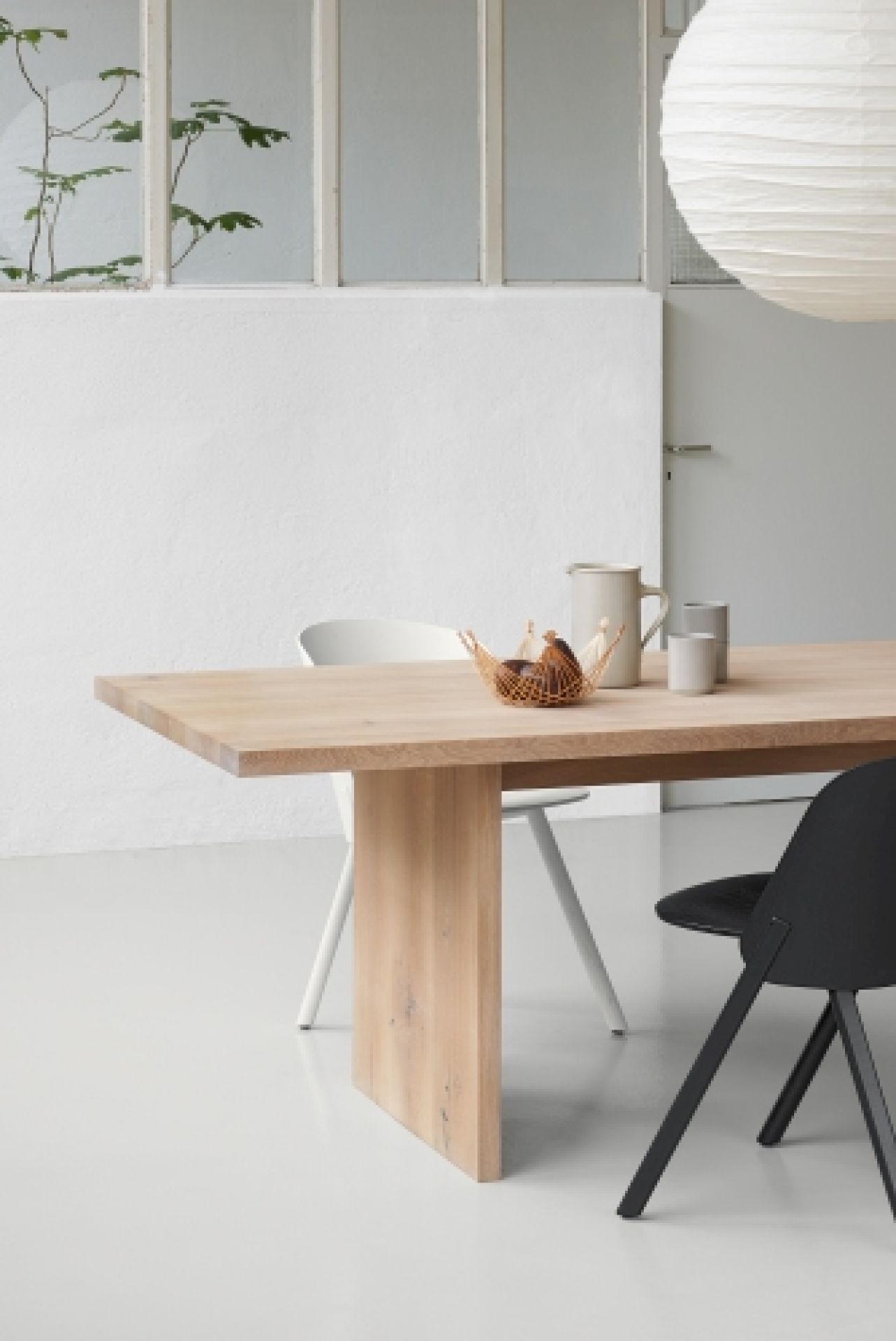 CH05 This Chair e15