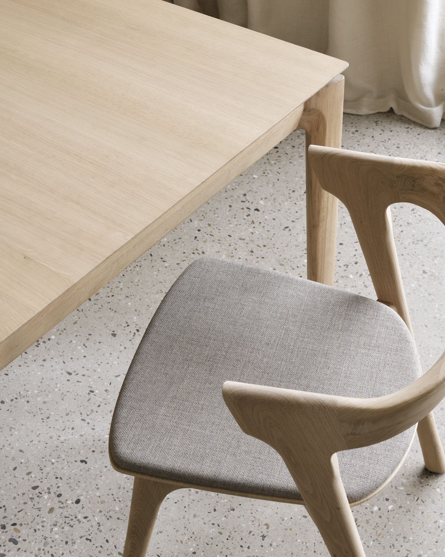 Bok chair without armrests with seat cushion NATURAL OAK / WARM GREY Oak Ethnicraft SINGLE PIECES