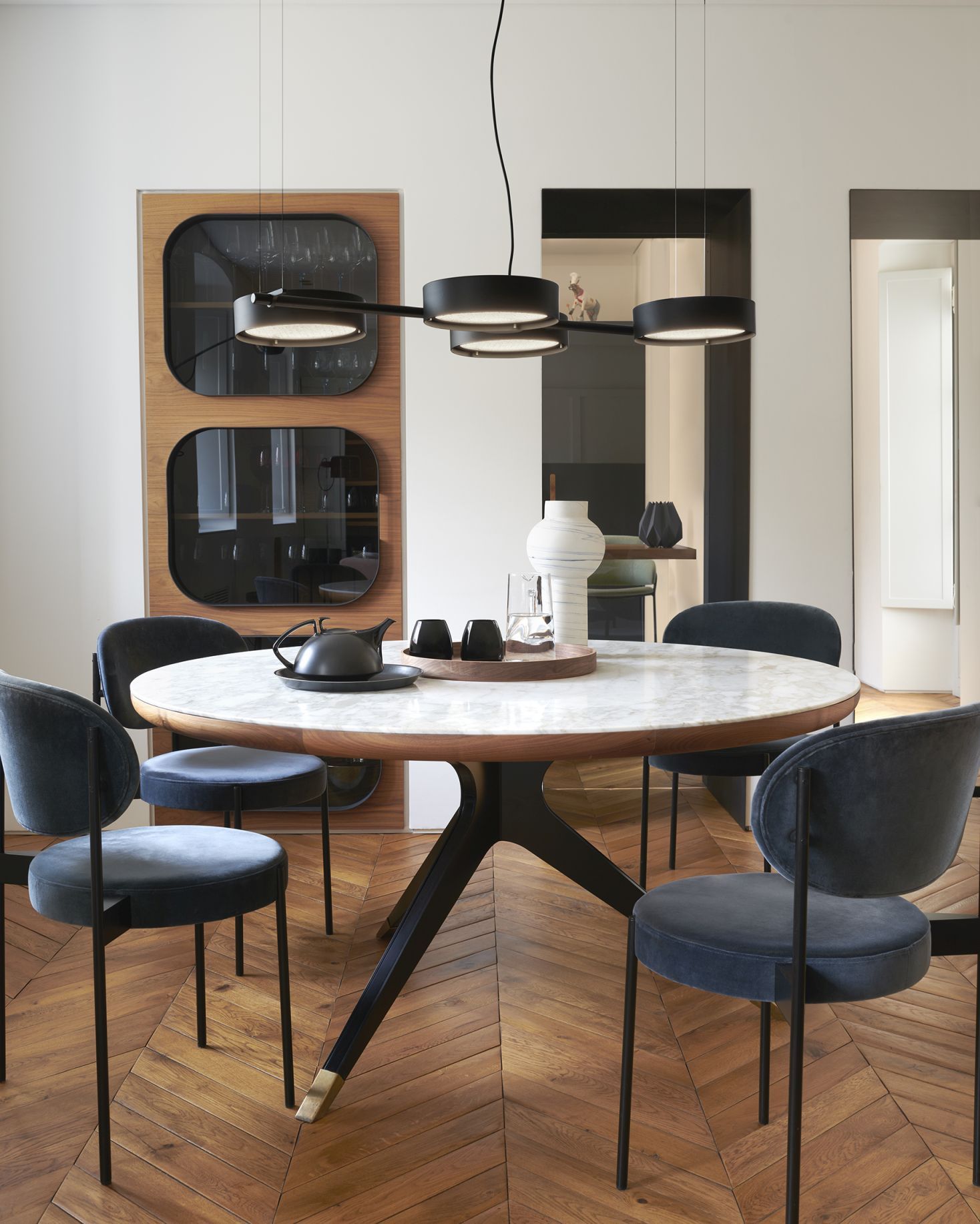 Berlin 823 pendant light Oluce