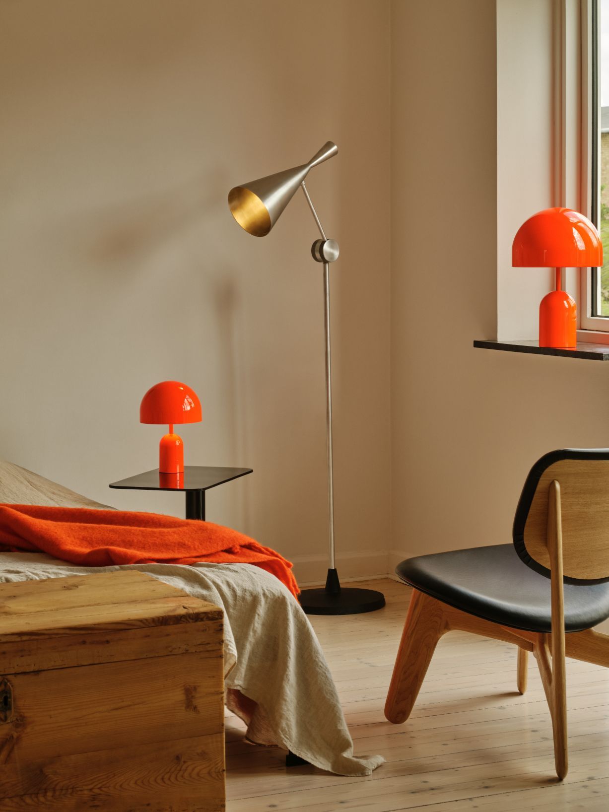 Unbeaten floor lamp Tom Dixon
