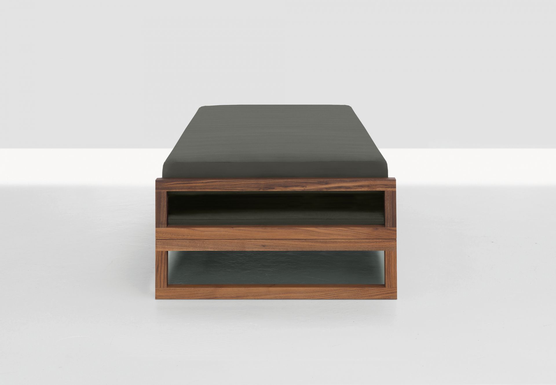 Guest 90 wood bed american walnut Zeitraum