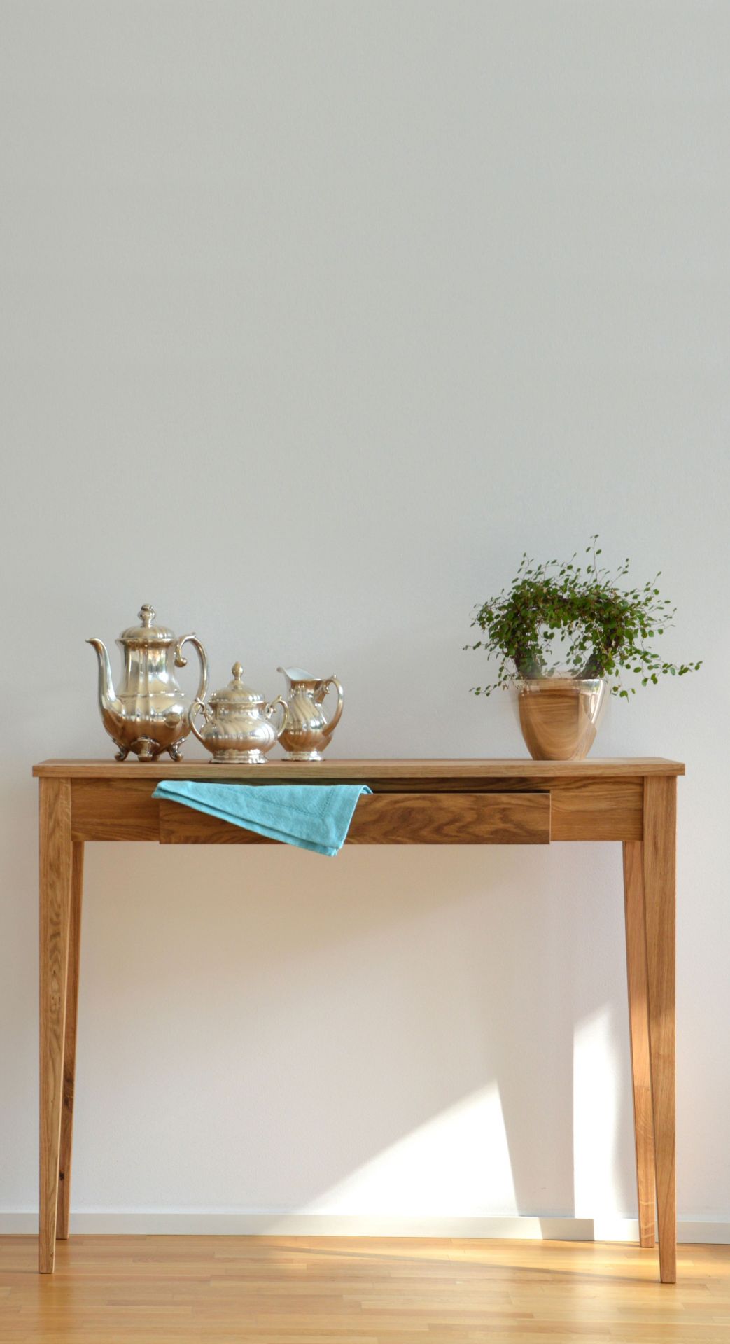 Bonny Side Table Jan Kurtz