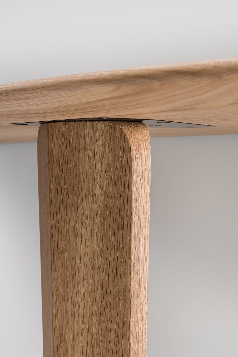 Kuyu Console Console table asymmetric period