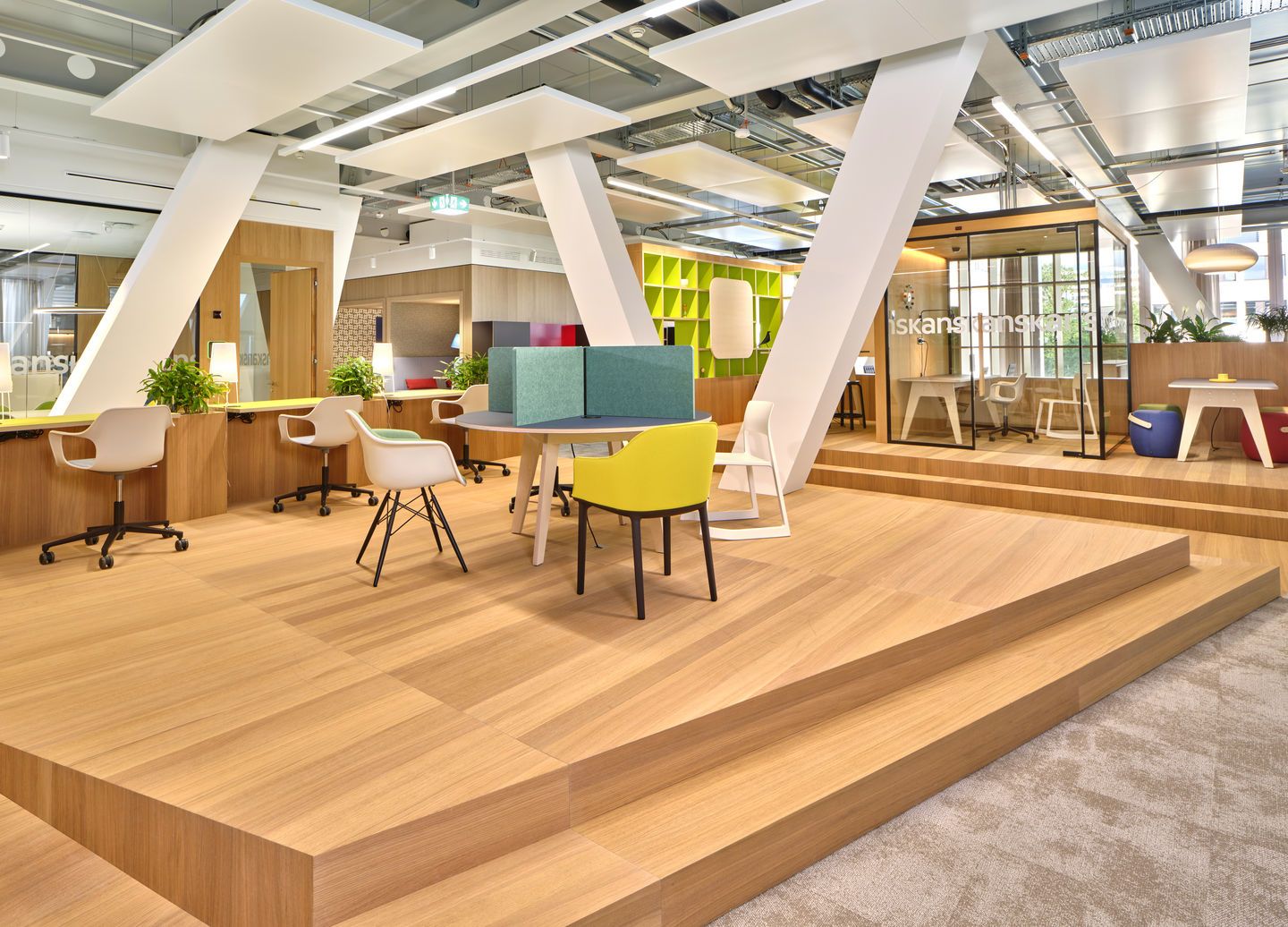 Eames Plastic Arm Chair DAW Chair Vitra