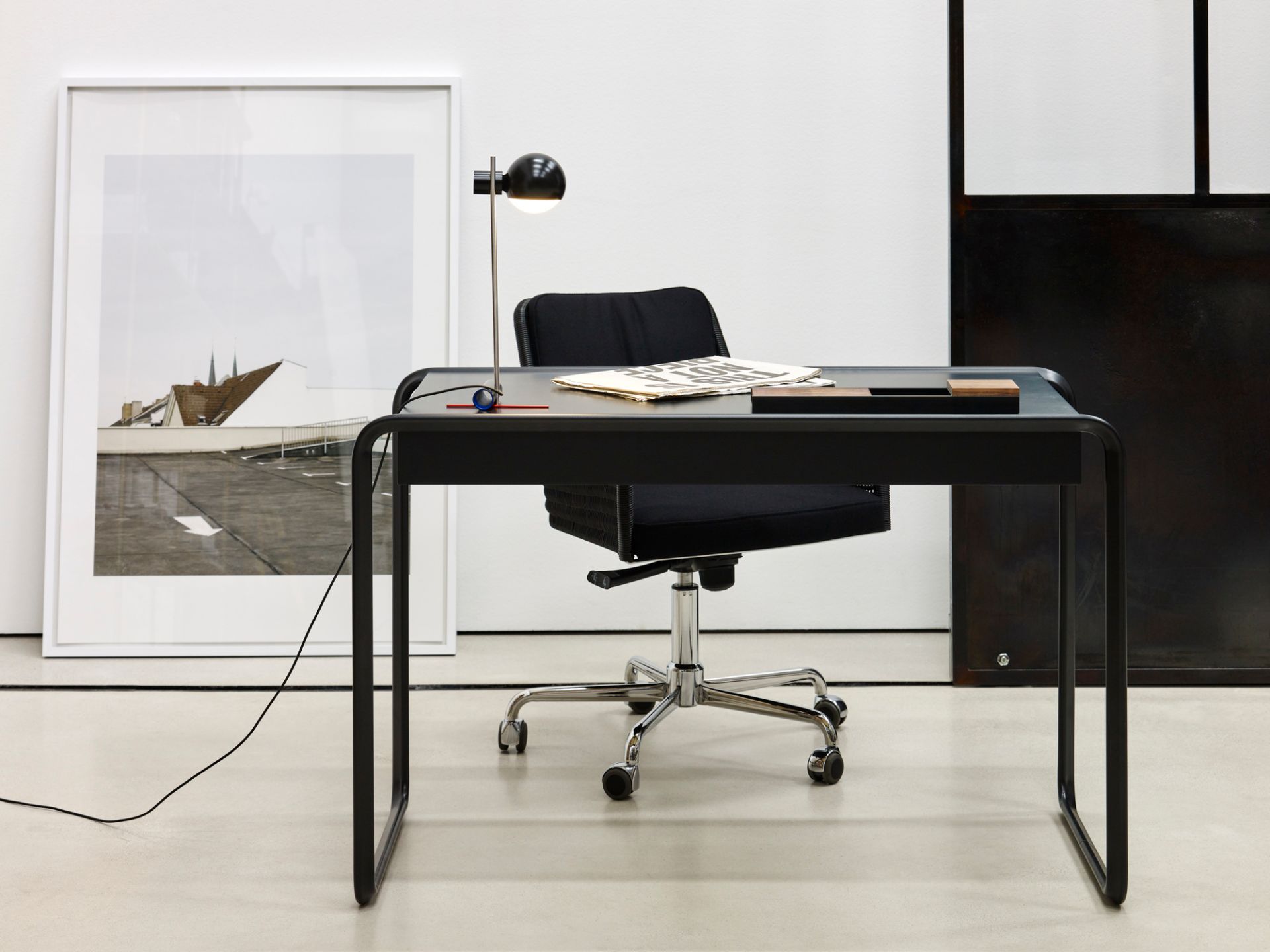 L25 Tafellampje LED Table Lamp Reedition Tecta Shiny Black