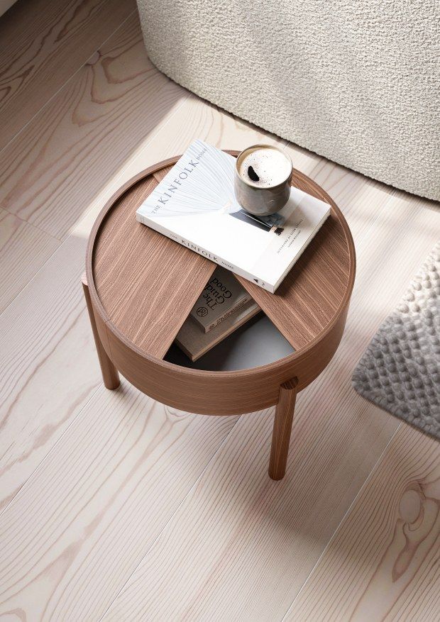 Arc Side Table Walnut Ø 42 cm Woud