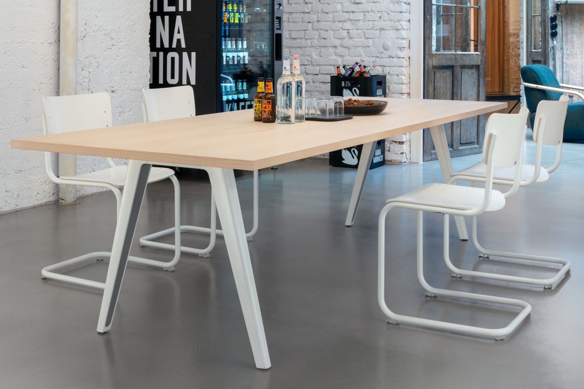 1500 table Thonet