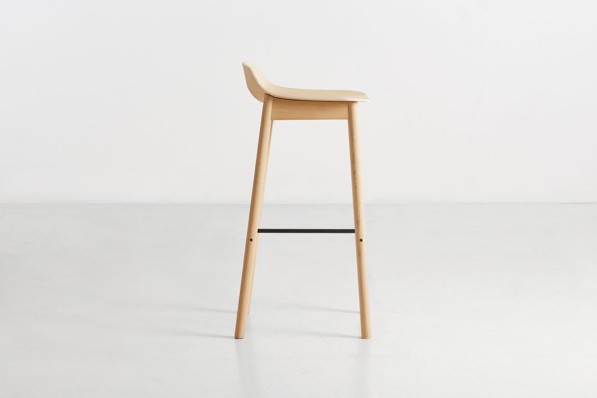Mono Bar Stool Oak pigmented white Woud SINGLE PIECES