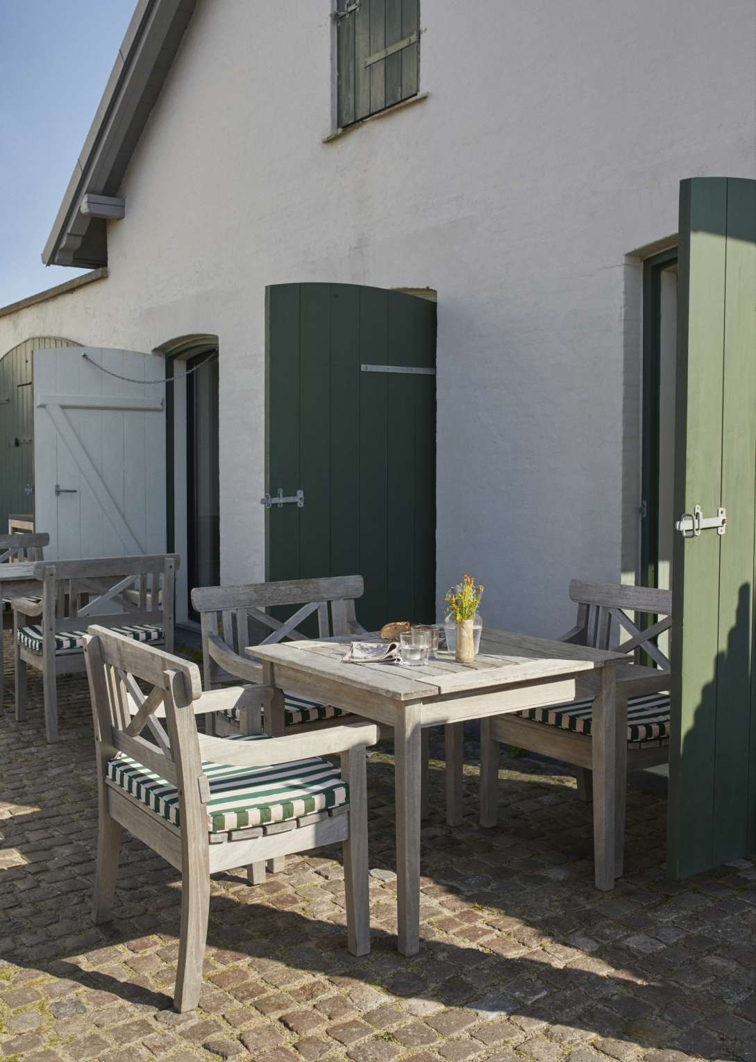 Drachmann Table Outdoor dining table Skagerak by Fritz Hansen 
