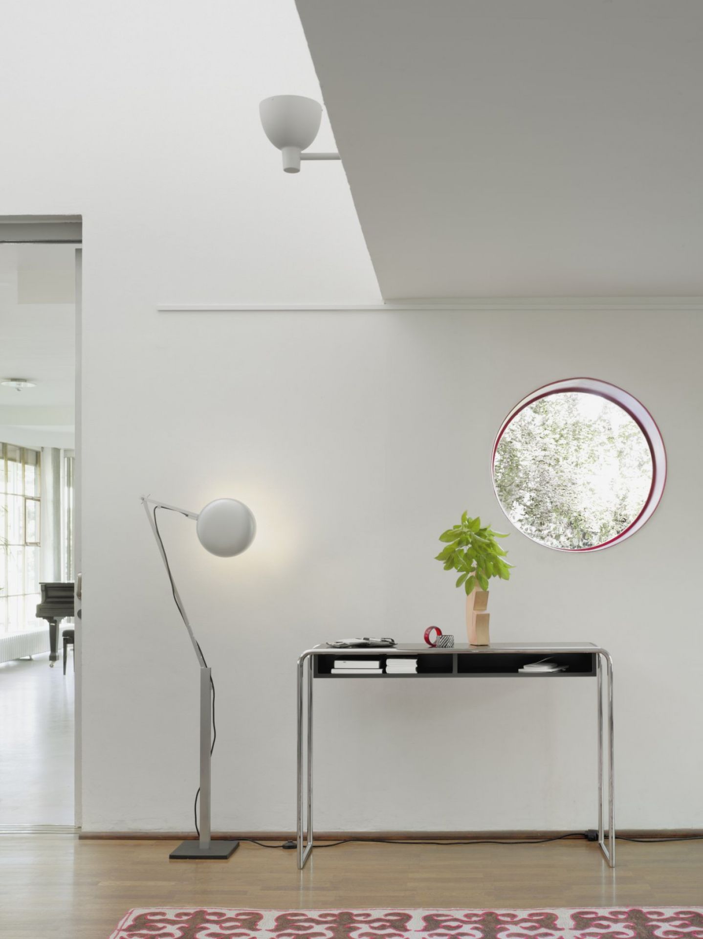 B 108 console table Thonet