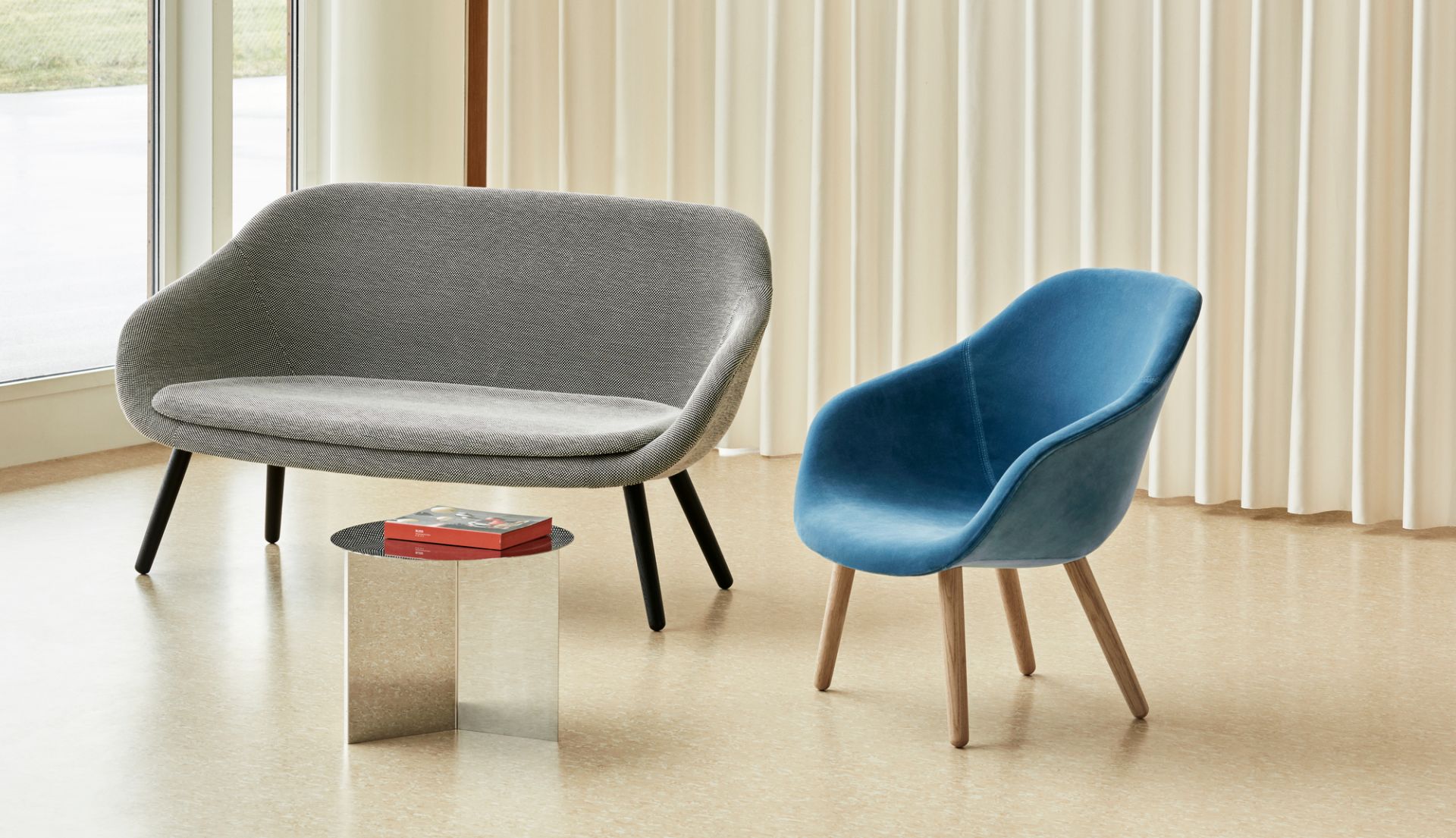 About a Lounge AAL Sofa Hay