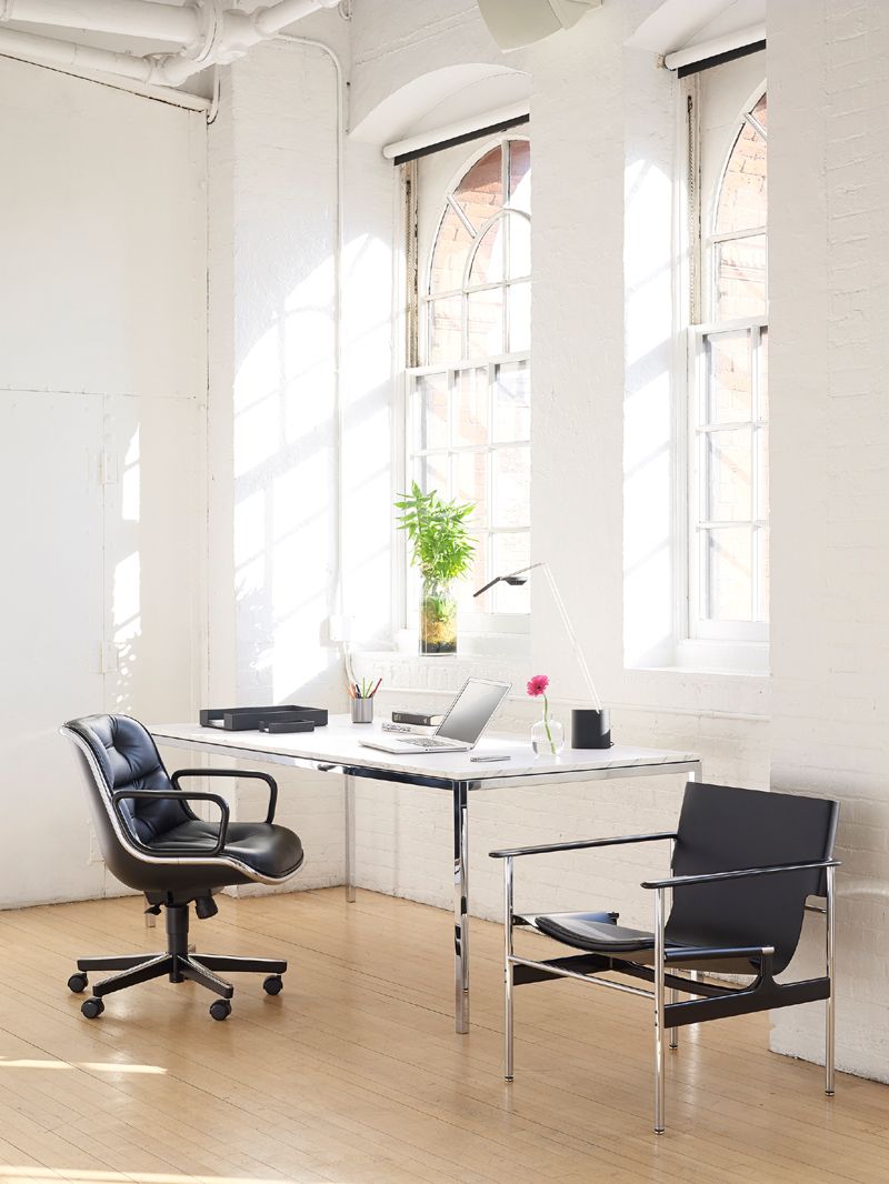 Pollock Executive swivel chair with armrests Knoll International 