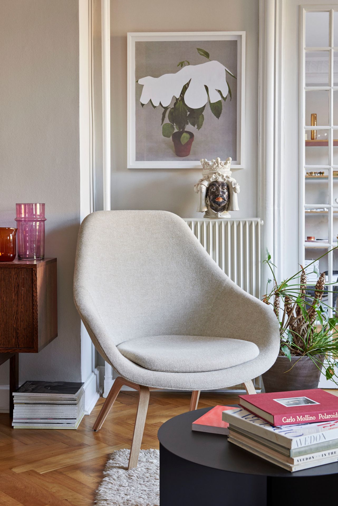 About a Lounge AAL 93 / AAL93 High Armchair Hay