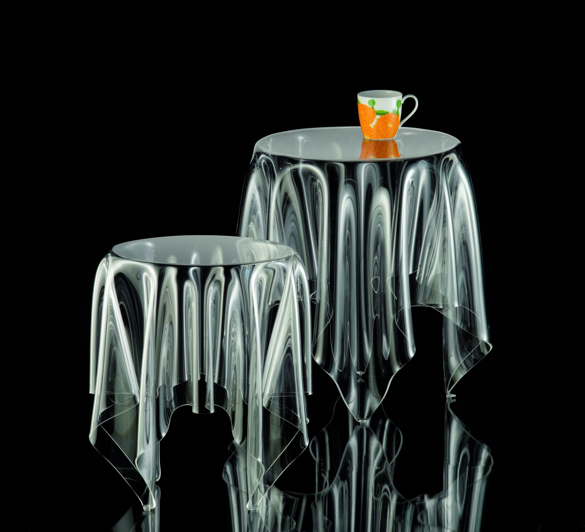 Essey Grand Illusion Side Table transparent Klein & More