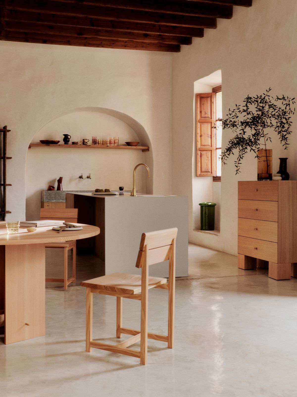 Aukko dining table Ø140cm Ferm Living