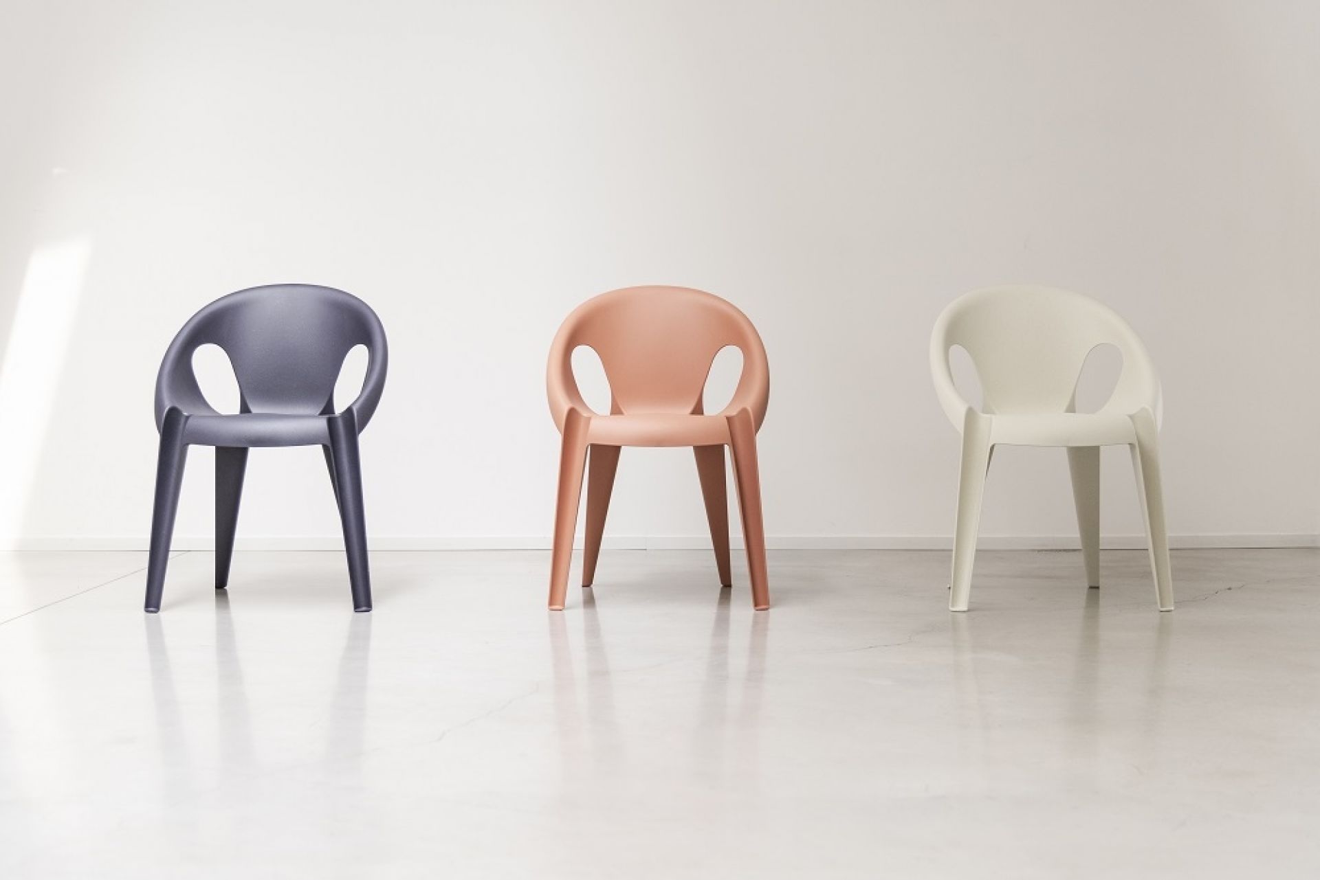 Bell Chair Indoor / Outdoor stackable Magis