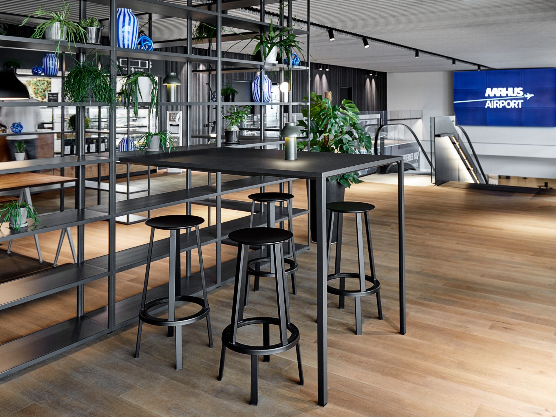 Revolver Bar Stool Hay