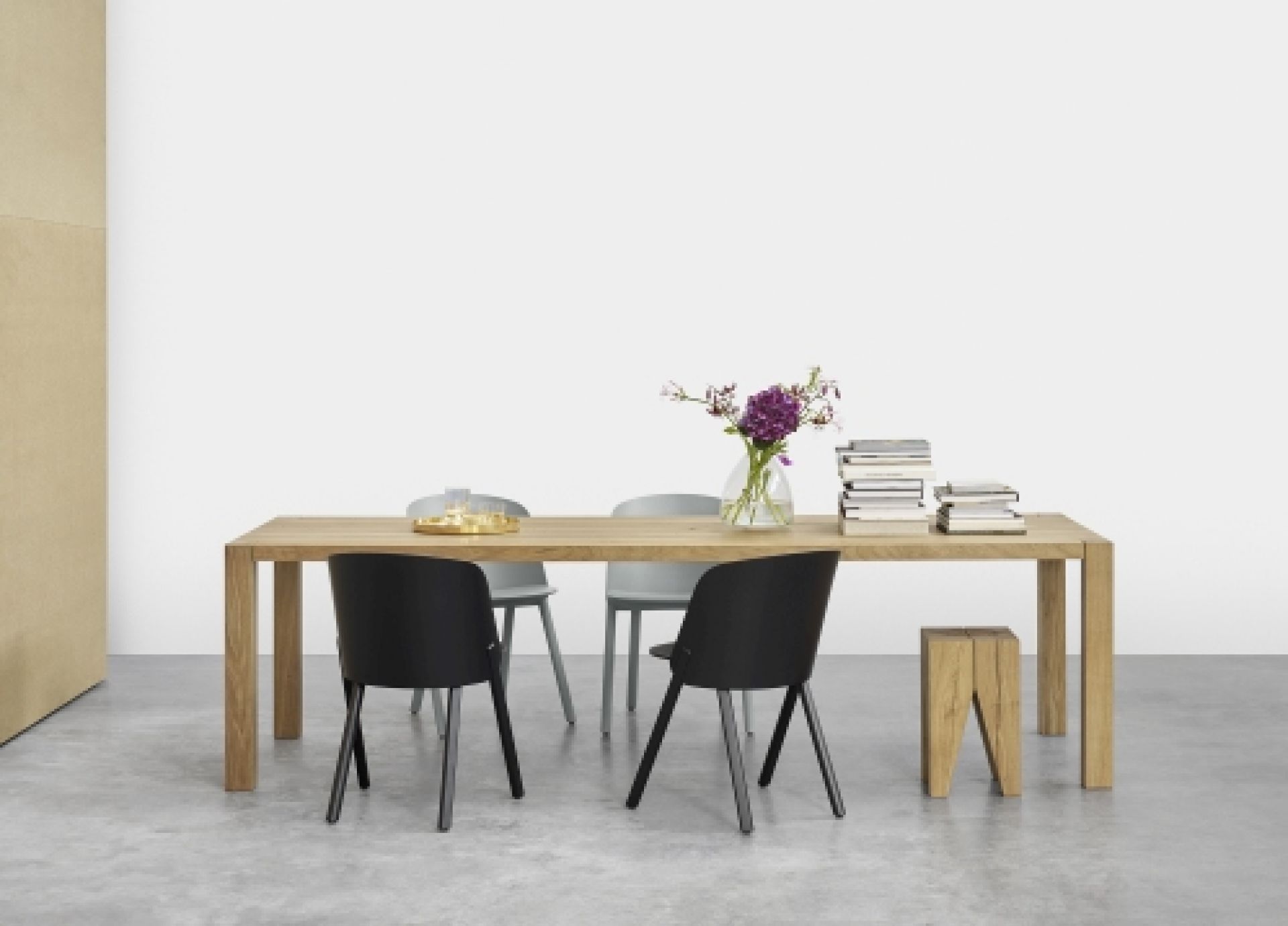 CH05 This Chair e15
