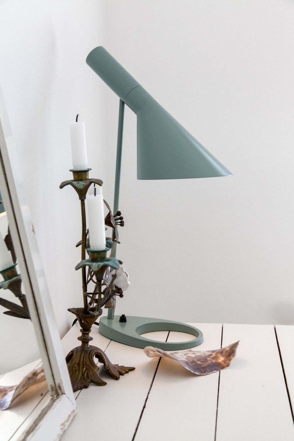 AJ table lamp Louis Poulsen